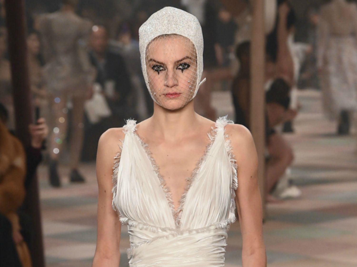 lady gaga dior dress Lady Gaga in a Christian Dior Haute Couture gown, Tiffany & Co. jewelry & a  Philip Treacy FW 2001 headpiece, once worn by Isabella Blow, while  attending the red carpet premiere of