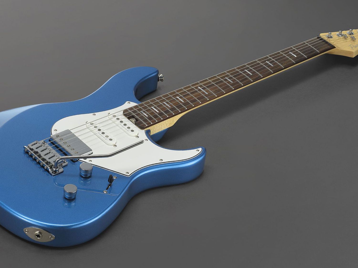 Amazon.com: Yamaha Pacifica Series PAC012DLX Electric Guitar