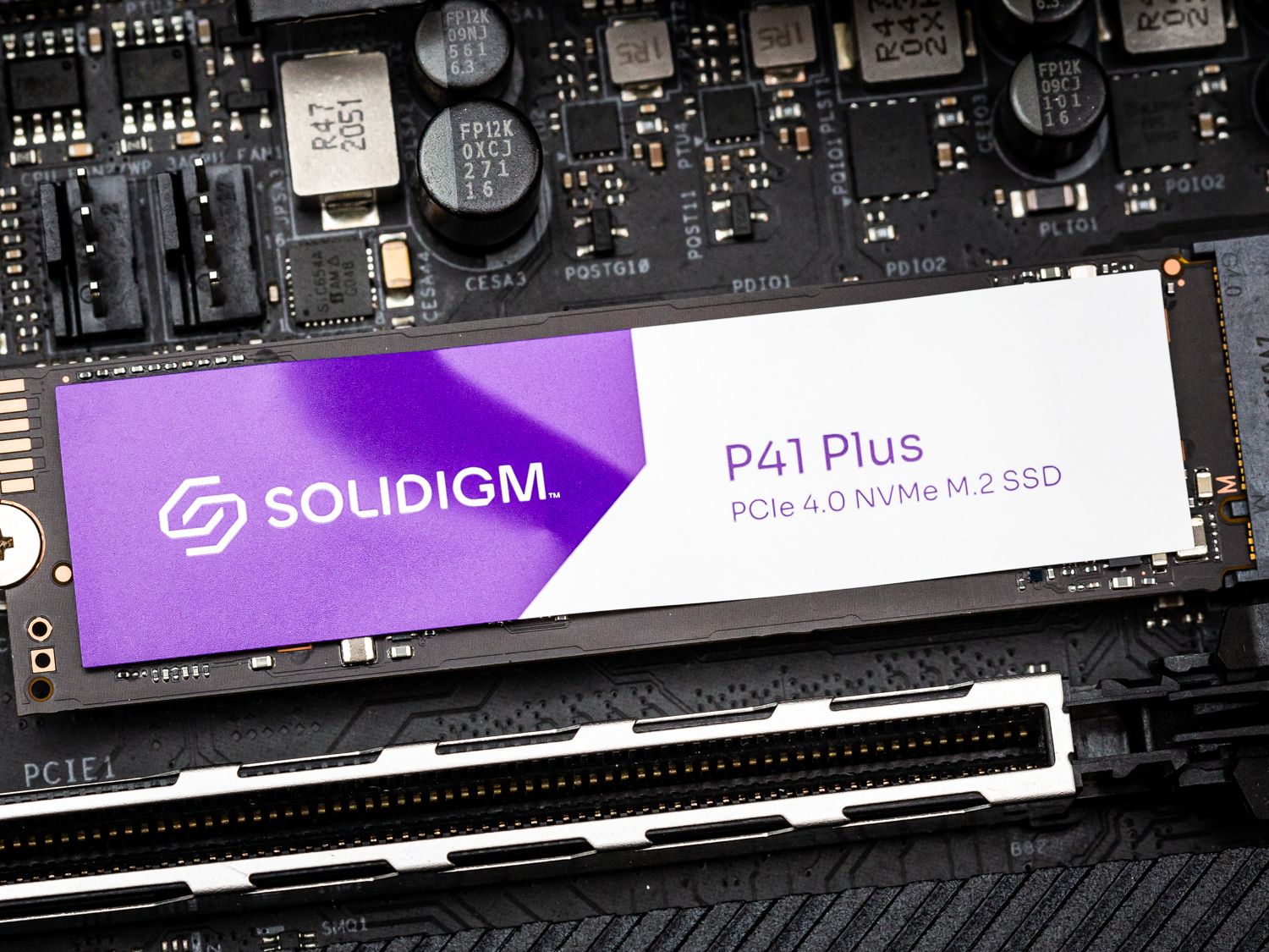 内蔵型SSD SOLIDIGM PCIe4 M2 NVMe SSD 2TB P41Plus GjtHUGiQ8YuS3u2XWwqRQM.jpg