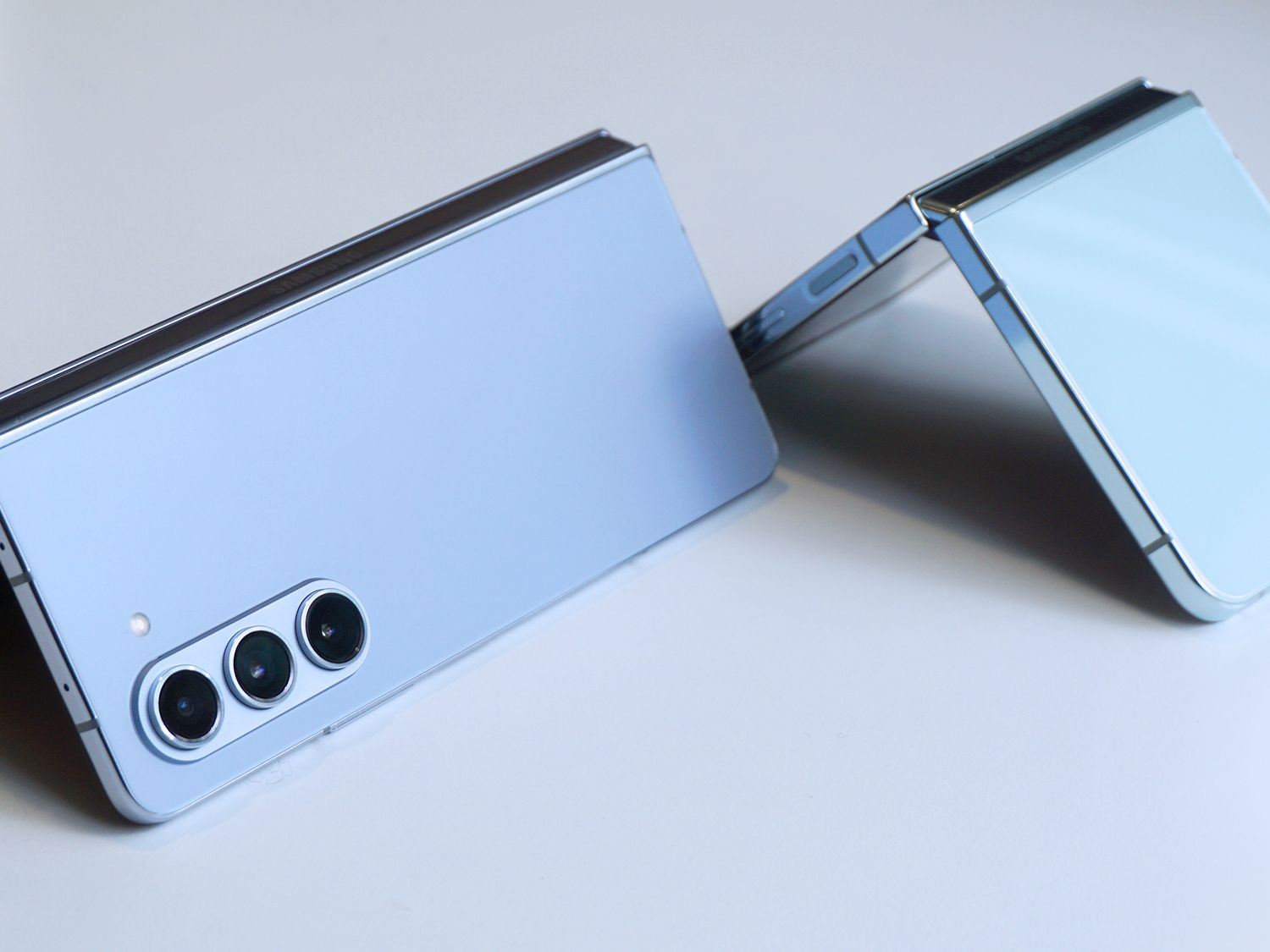 Samsung Galaxy Z Flip 6ブルー Samsung Galaxy Z Flip 6 Unboxing | Blue - YouTube