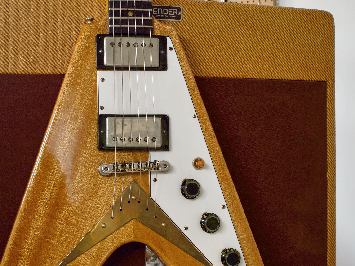 Epiphone by Gibson 1958 Flying V 2008年製 Amazon.com: Epiphone Inpsired by Gibson Custom 1958 Flying V, Aged