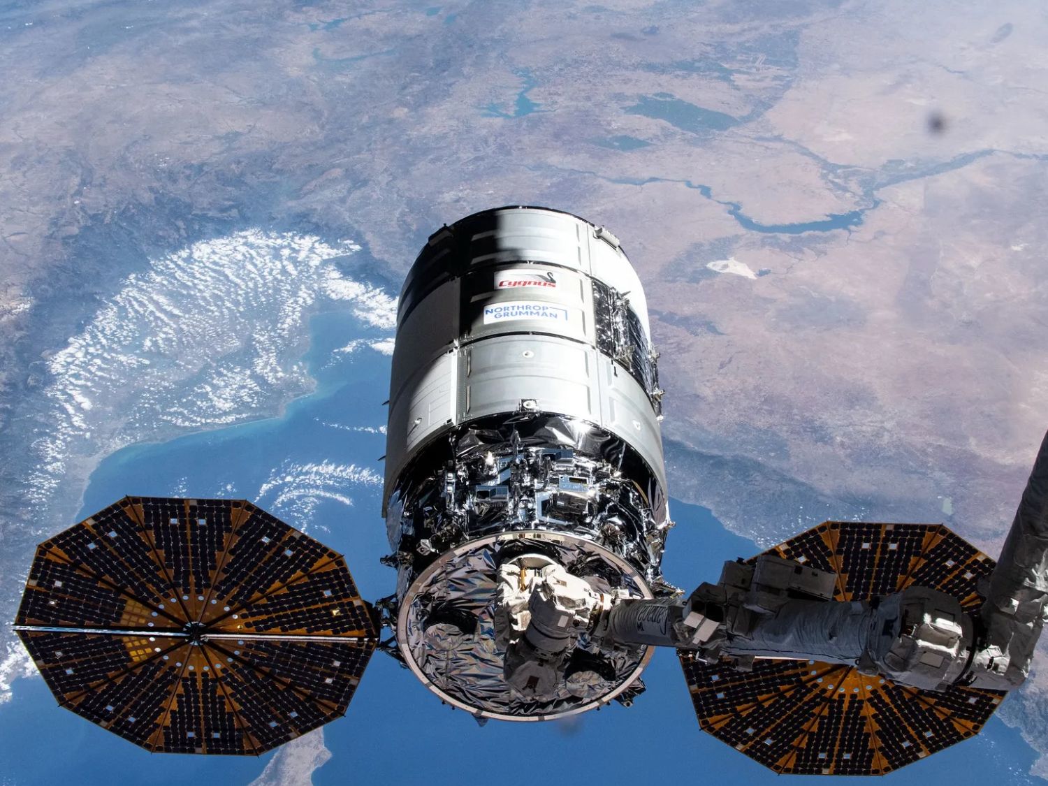 Northrop Grumman's Cygnus XL cargo spacecraft suffers thruster
