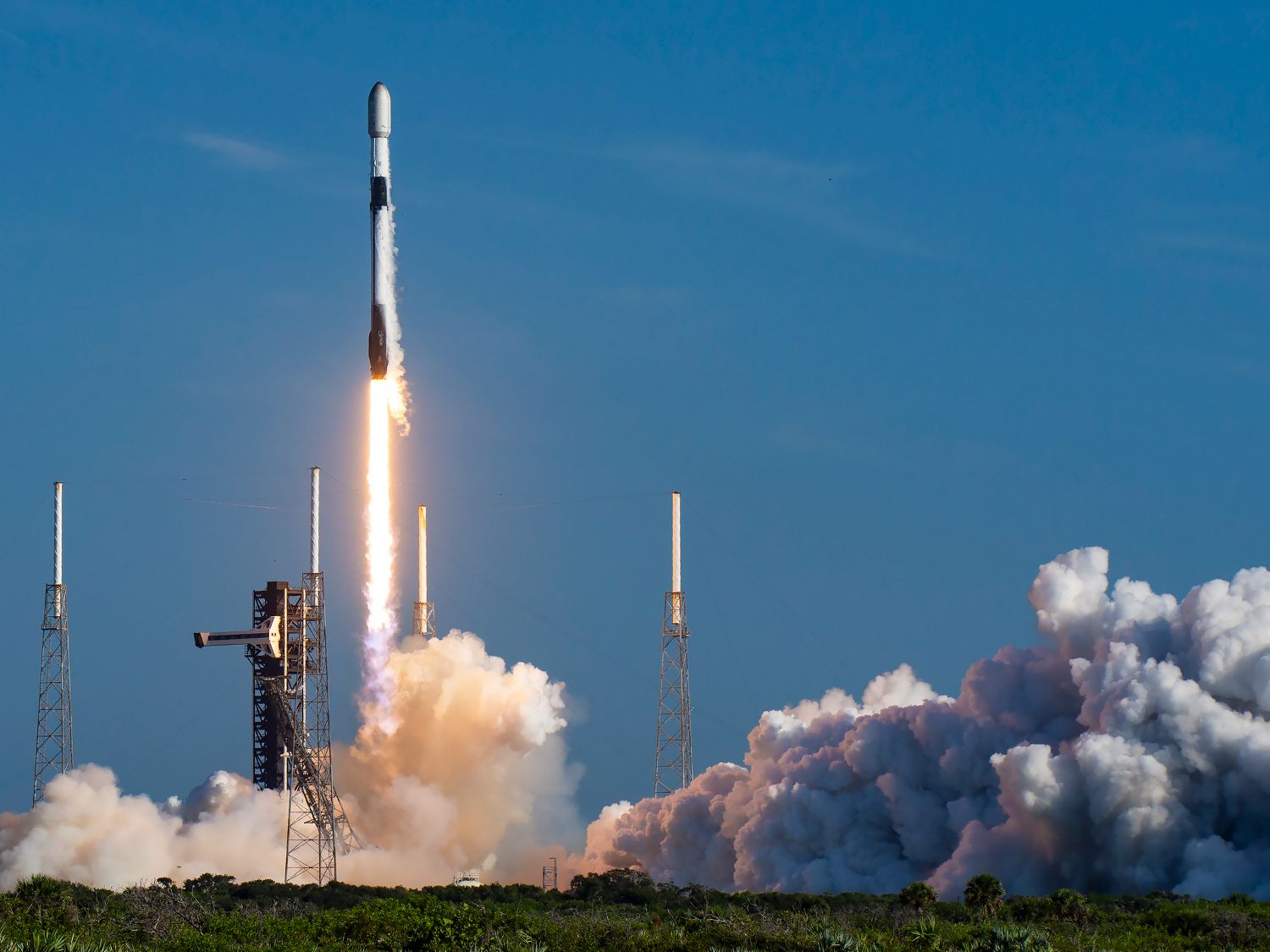 【たま】Starlink SpaceX's ultra-bright Starlink satellites took astronomers