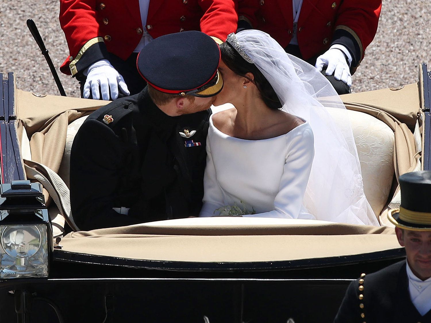 This is apparently why Meghan Markle's wedding dress didn't fit | Marie  Claire UK