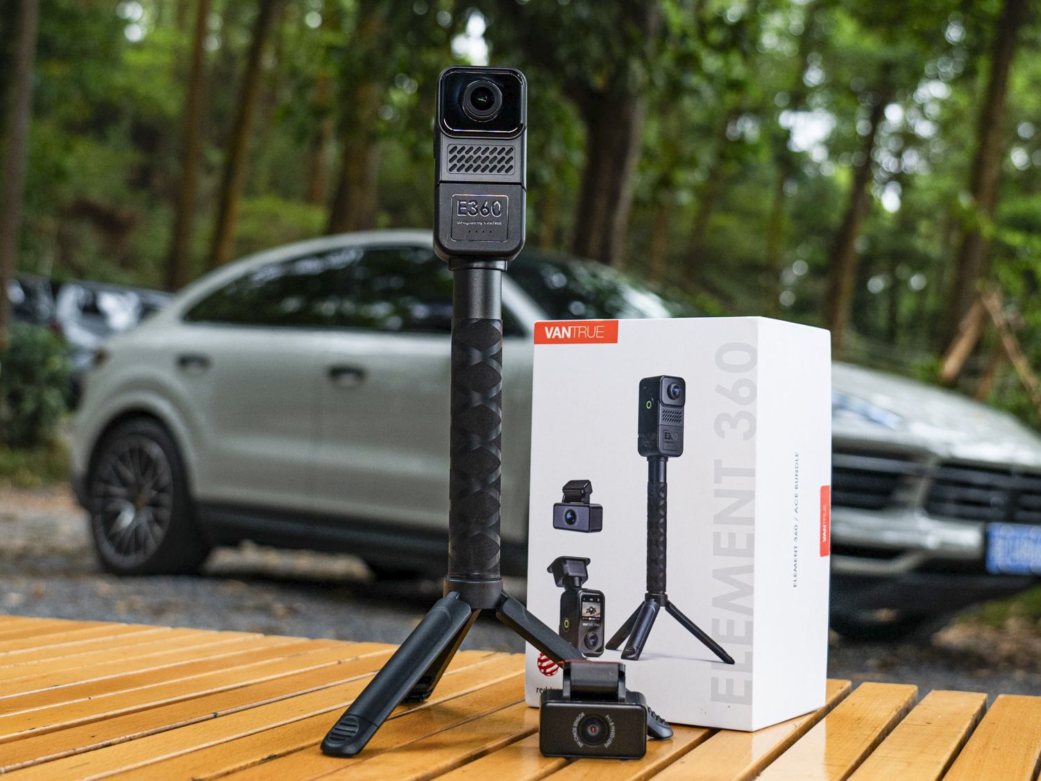 This versatile dash cam doubles up as an Insta360-style 360