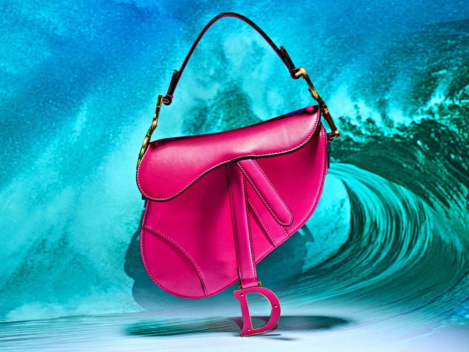 【24C★女性らしさ際立つレッド♪】DIOR SADDLE バッグ Dior Saddle Bag Medium with Strap - Luxe Du Jour