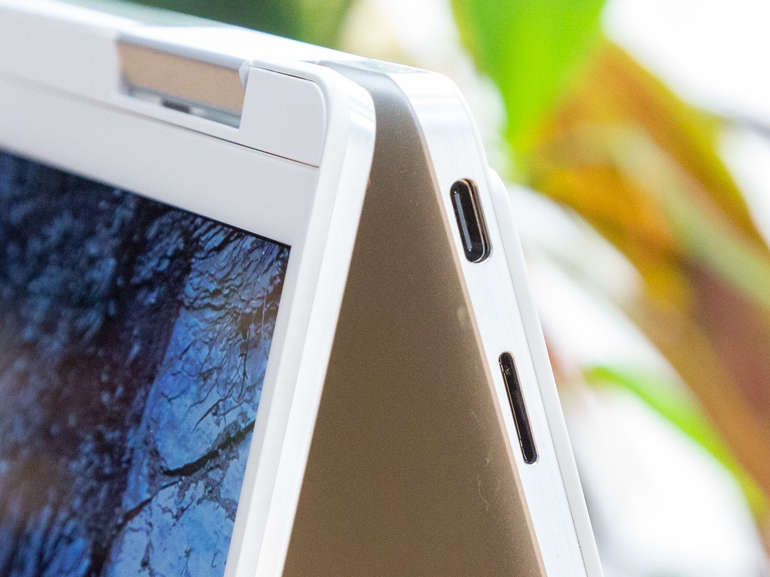 Dell XPS 13 2-in-1 Review (2019): Bright Screen, Stiff Competition