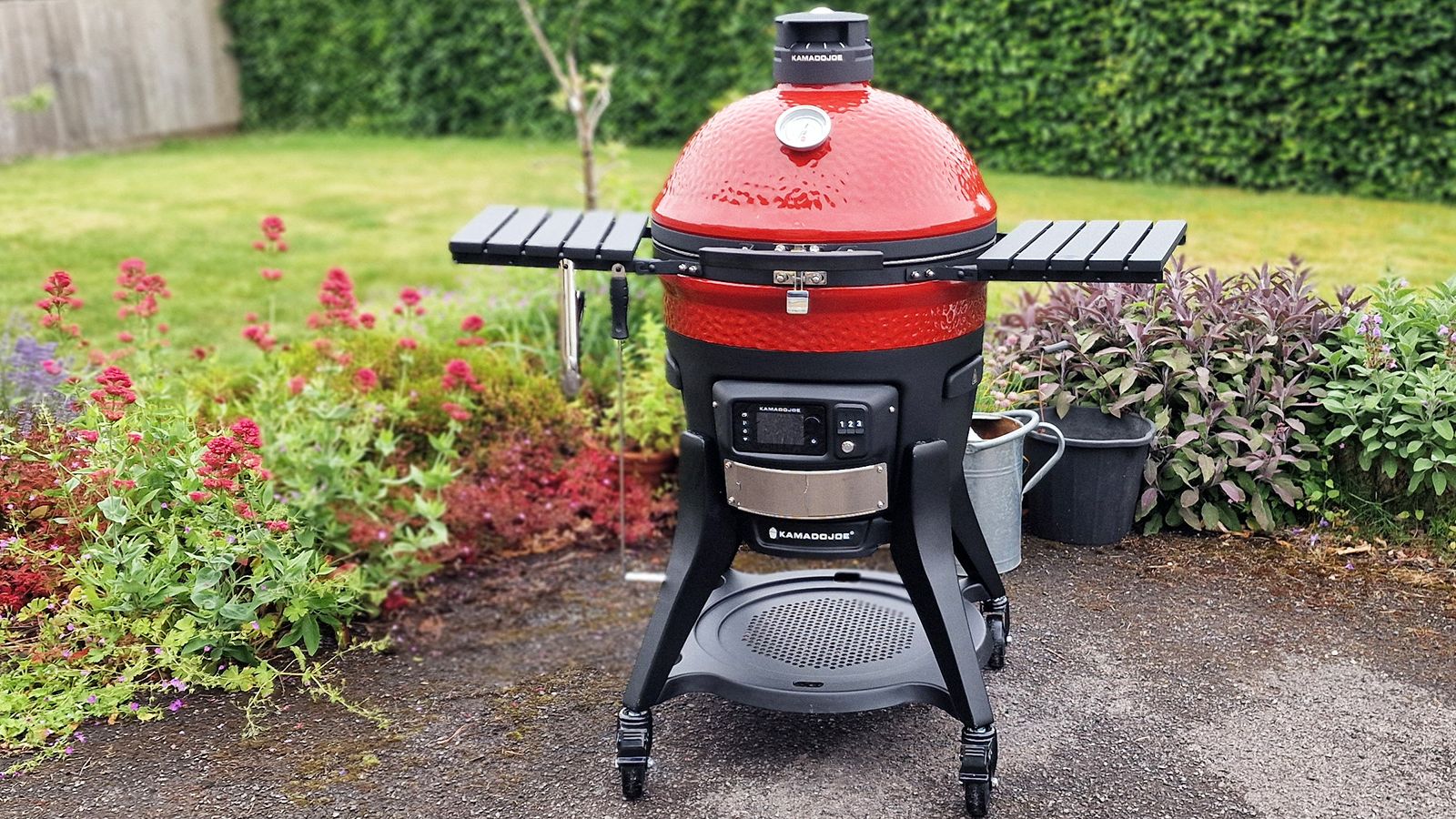 Kamado Grill Vs Traeger Pellet Smoker: Ultimate BBQ Showdown
