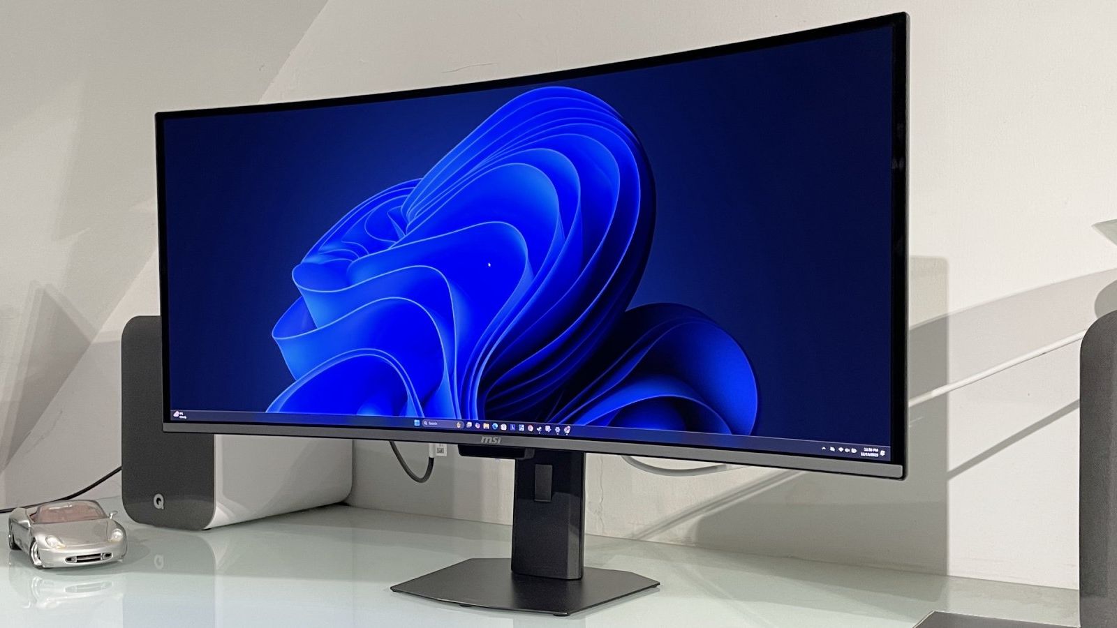 I gamed with MSI's new 34-inch QD-OLED panel and now I never want
