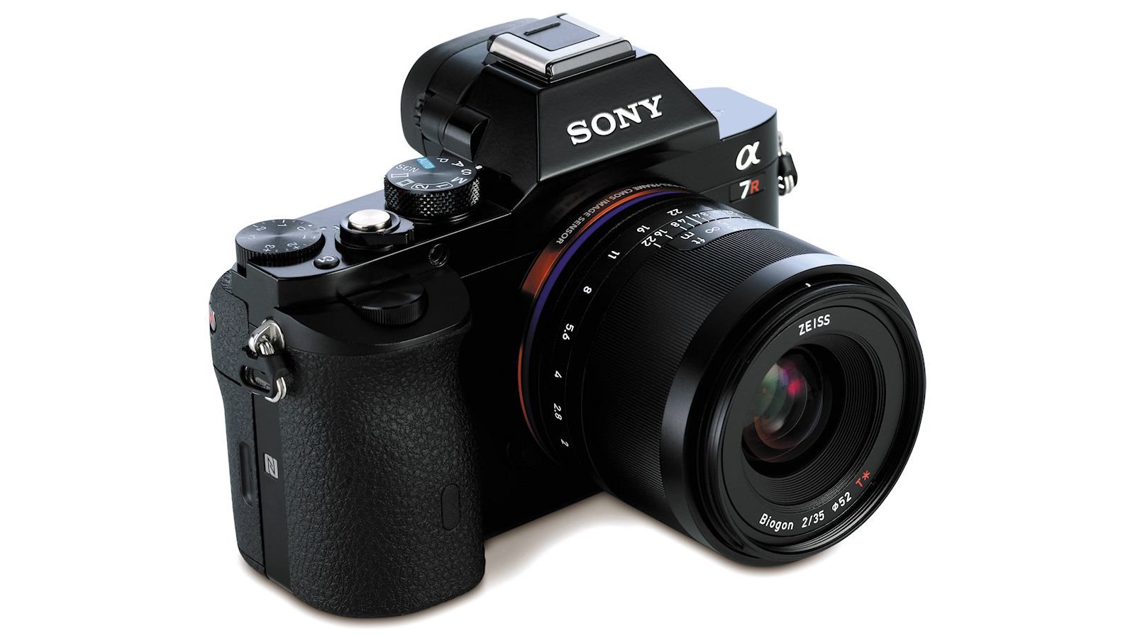 Zeiss Loxia 35mm F2 review: a classic street photography