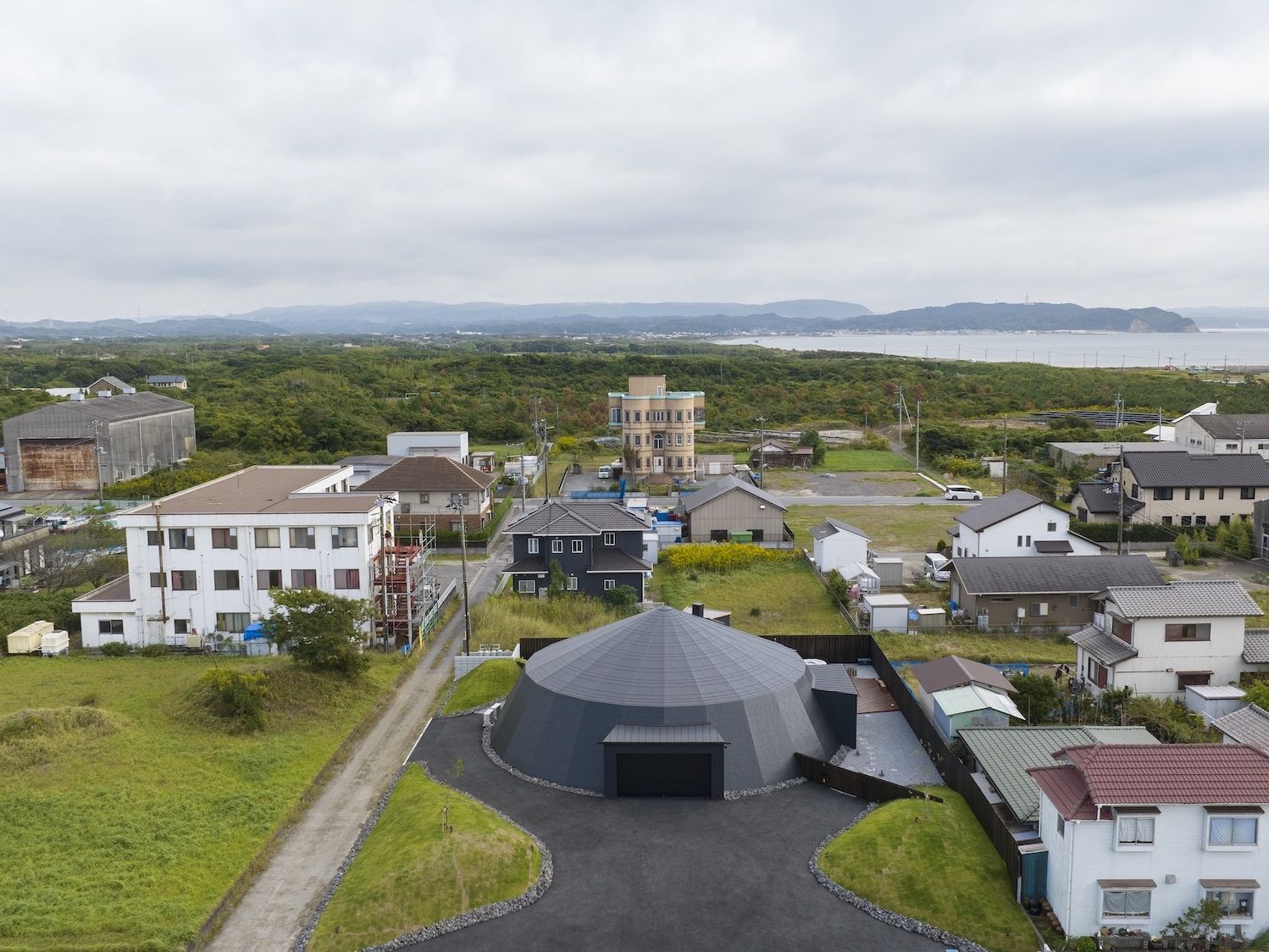 ZIPPED – Space in Small Japanese Houses