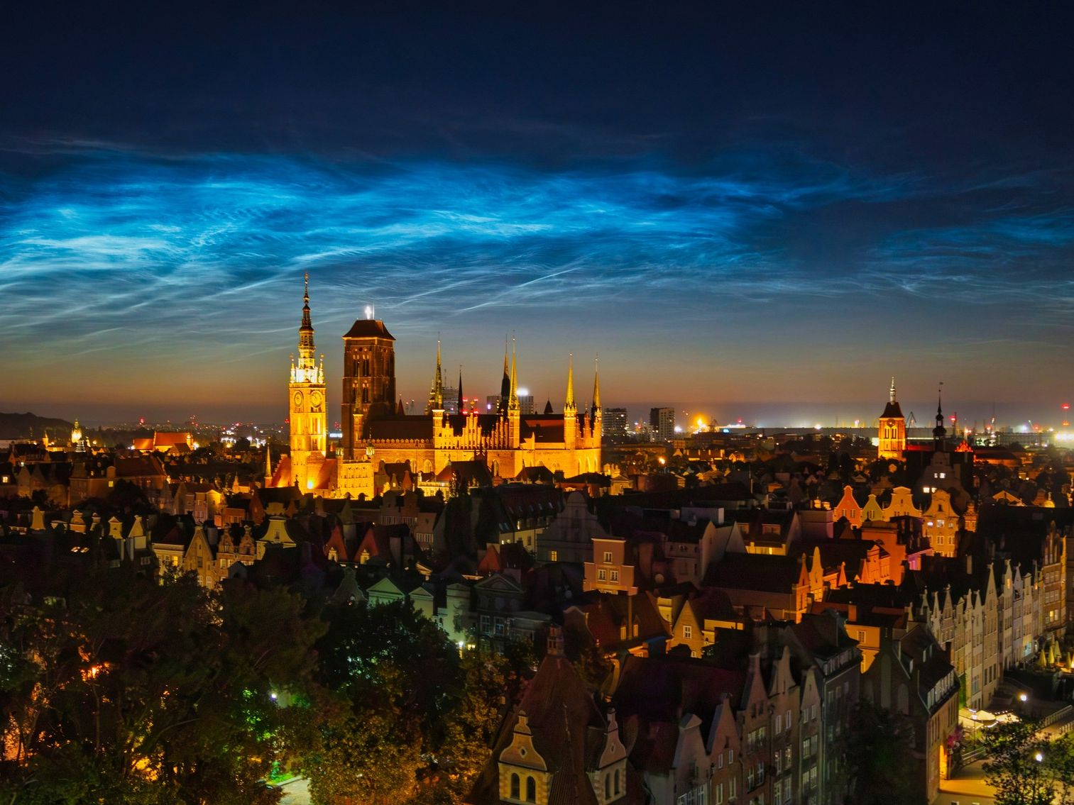 These rare glowing 'space clouds' are summer's best-kept