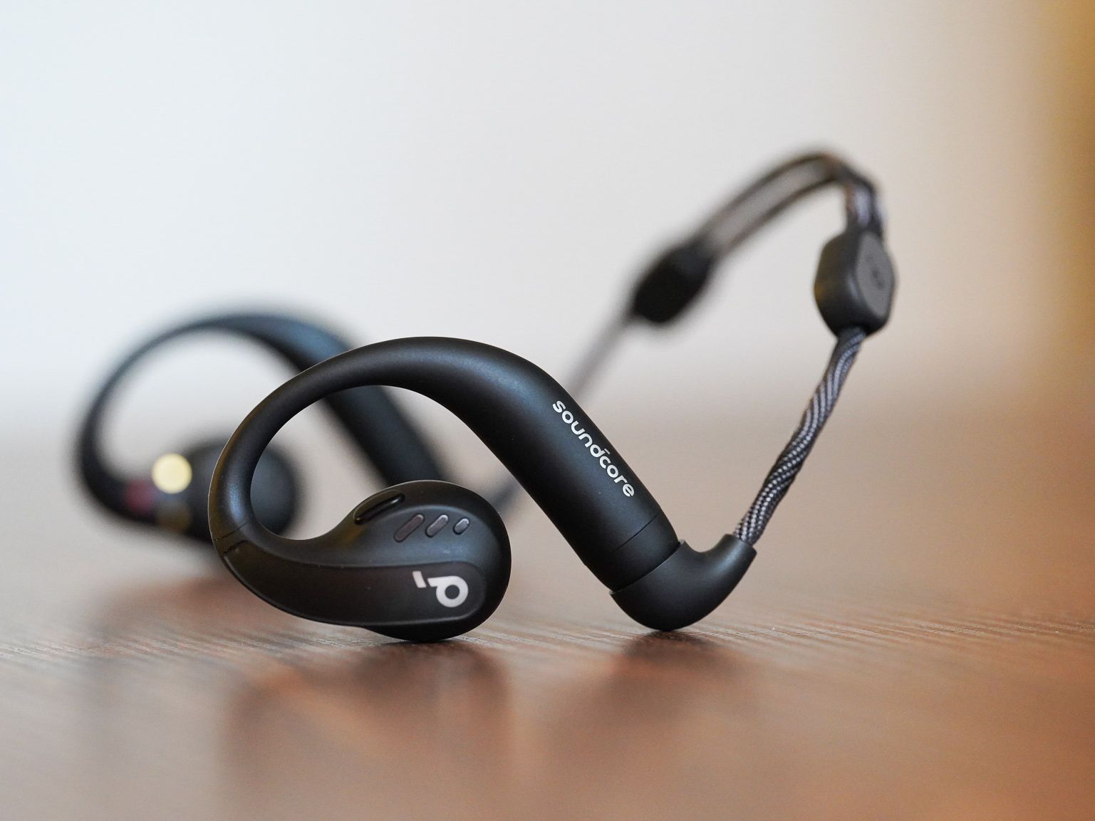 【美品】　Anker Soundcore AeroFit Pro Amazon.com: Soundcore by Anker AeroFit Pro Open-Ear