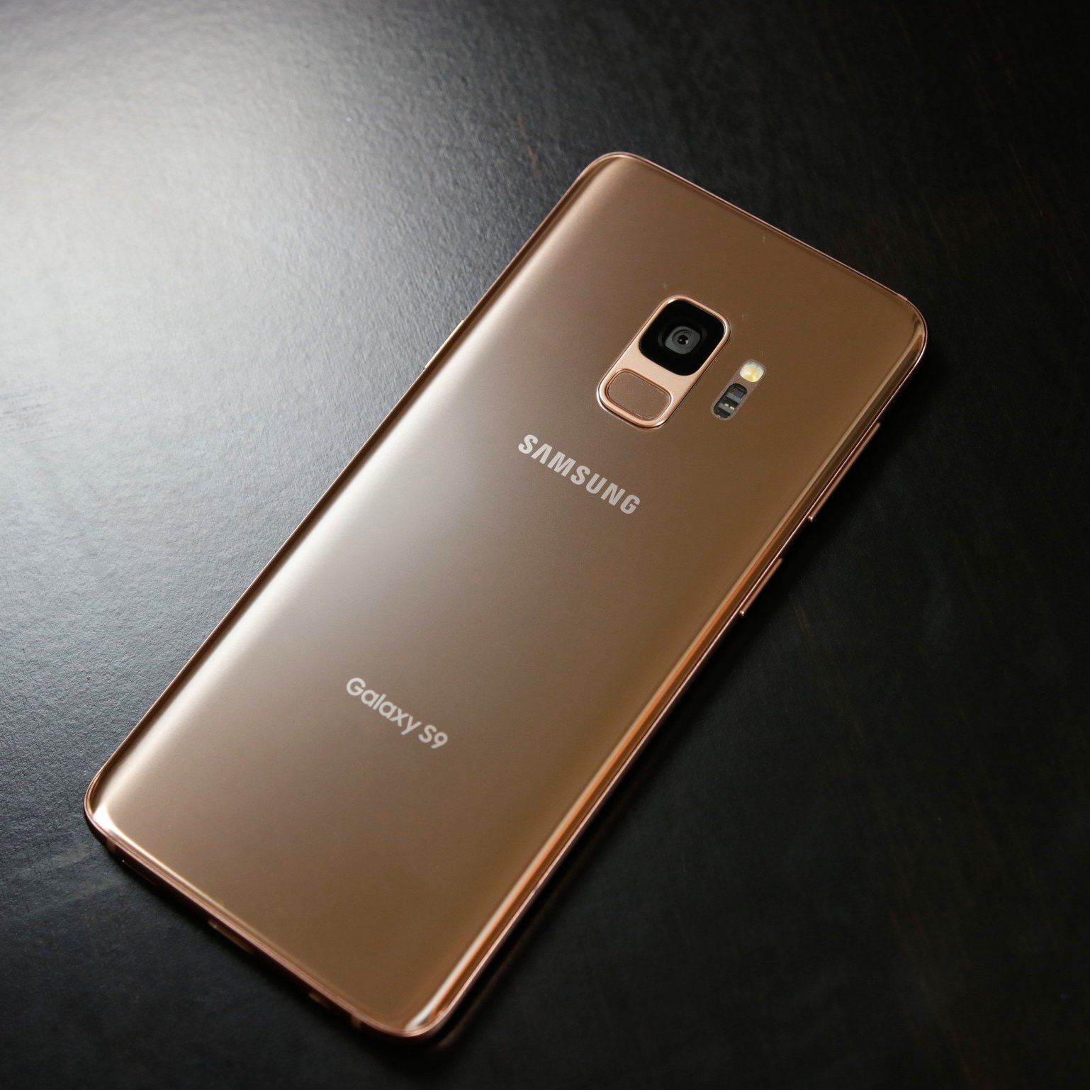 Sunrise Gold Galaxy S9 hands-on: Enjoy the view | Android Central