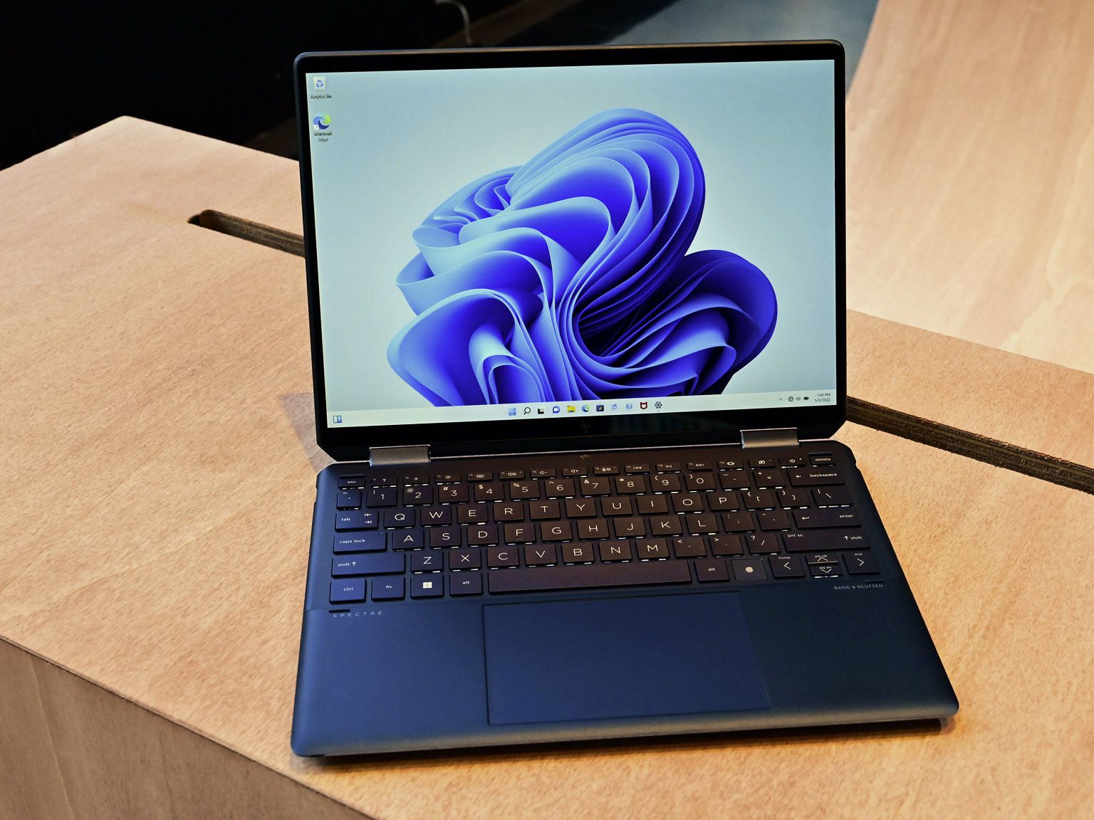 Windowsノート本体 HP Spectre 13 x360 Limited Edition ASCII.jp：「HP Spectre 13-4100 x360」レビュー - デザイン
