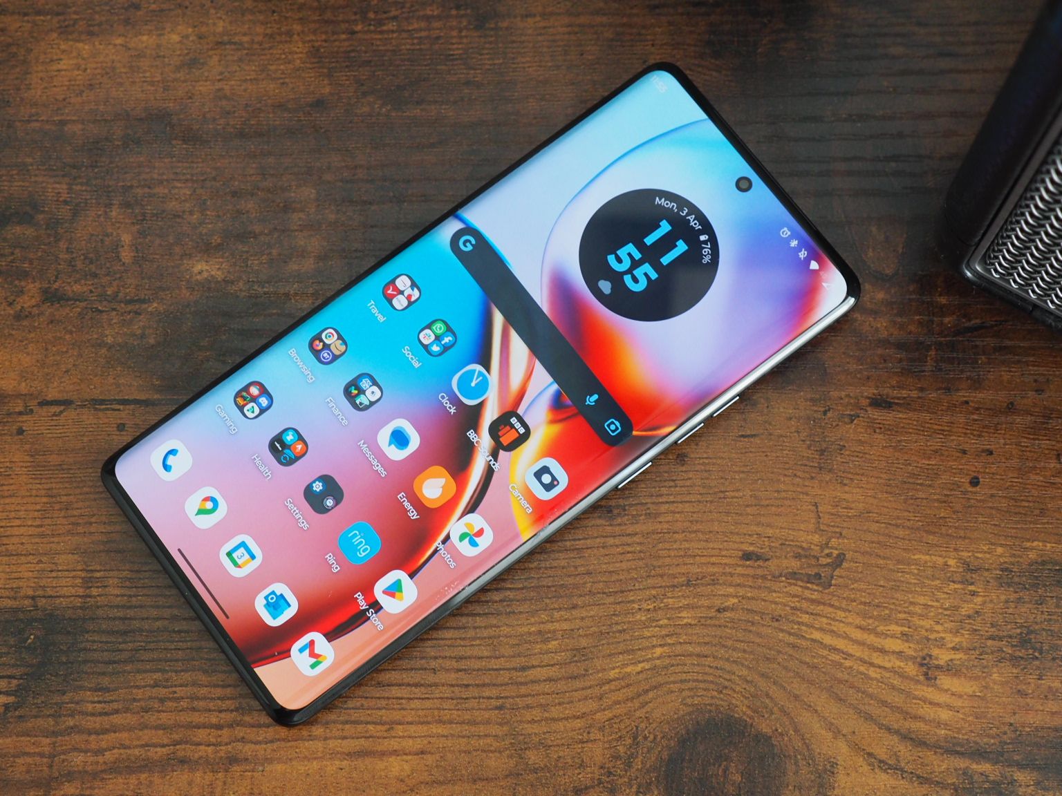 おもち Motorola Edge 40 画面ヒビ小 Motorola edge 40レビュー】Pixel 7aの時代2ヶ月で終了させたスマホ