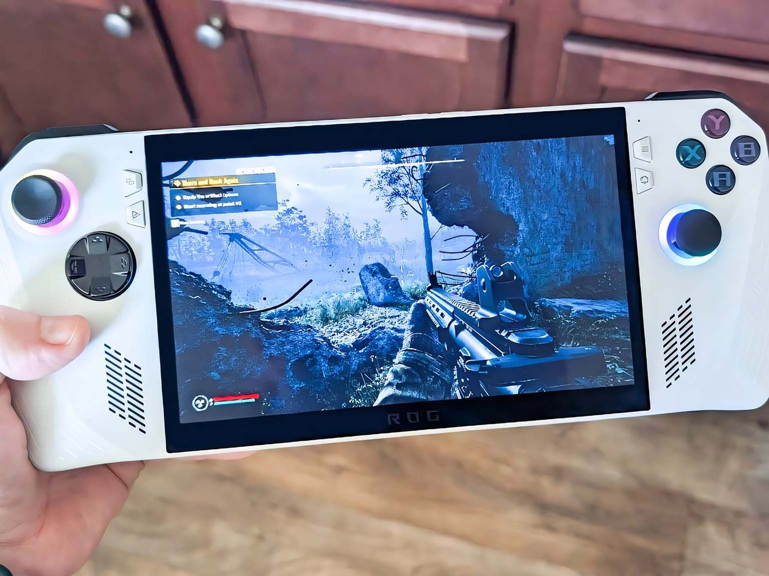 ASUS ROG Ally sees massive discounted on Z1 Extreme model