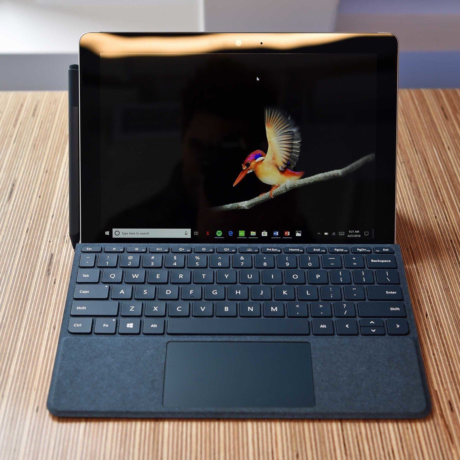 む*い様 Surface Laptop Go（第1世代） 64GB eMMC モ 価格もサイズも“今”にちょうどいい！ 「Surface Laptop Go」実機