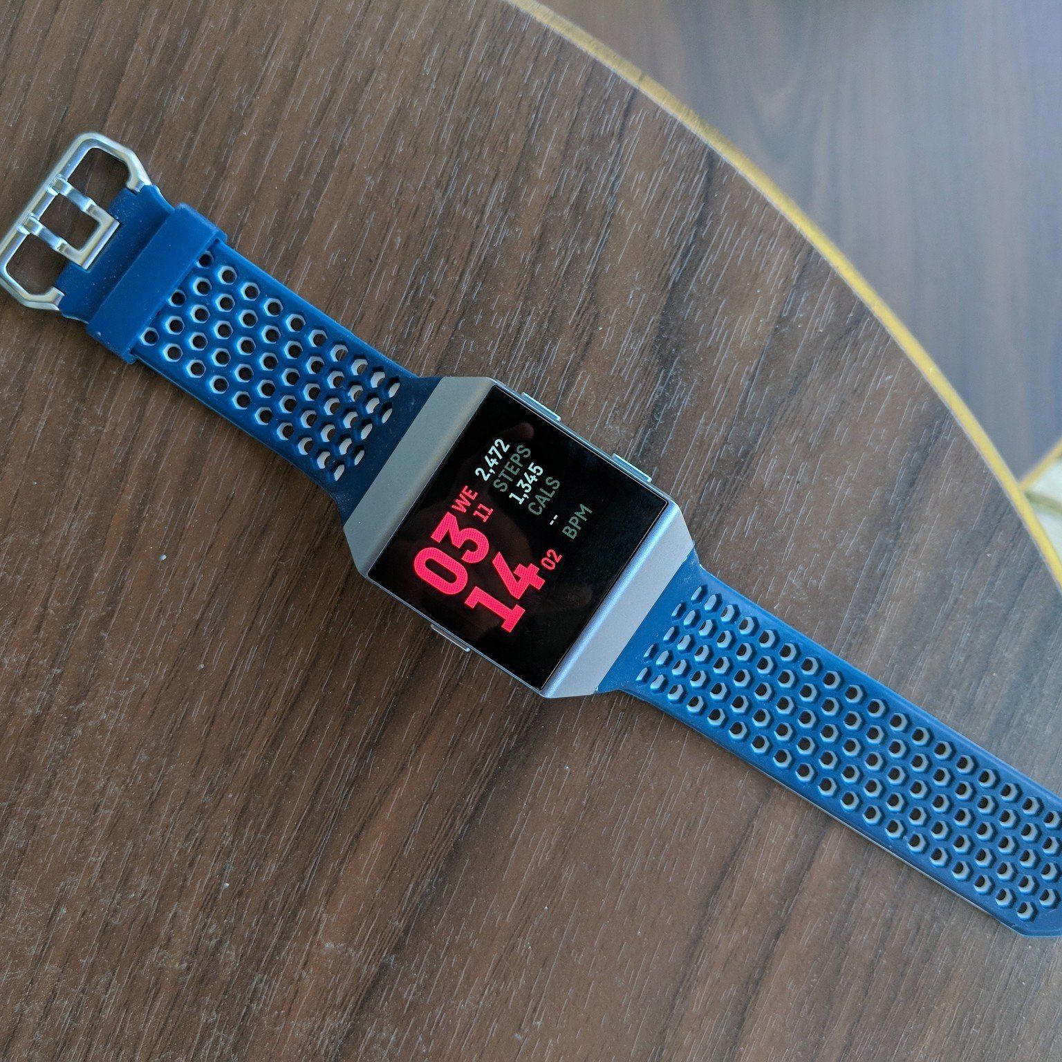 Fitbit Ionic GPS搭載 Fitbit Ionic Review: Fitbit's First Fully-fledged Smartwatch