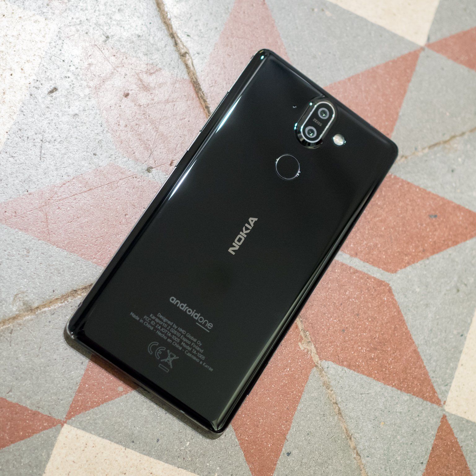 Nokia 8 Sirocco hands-on: Android One goes sexy and expensive