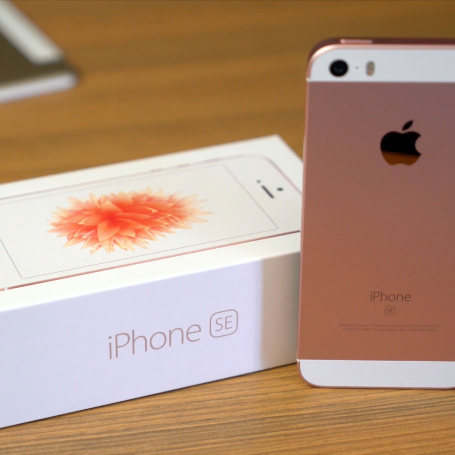 Rose gold iPhone SE unboxed! | iMore