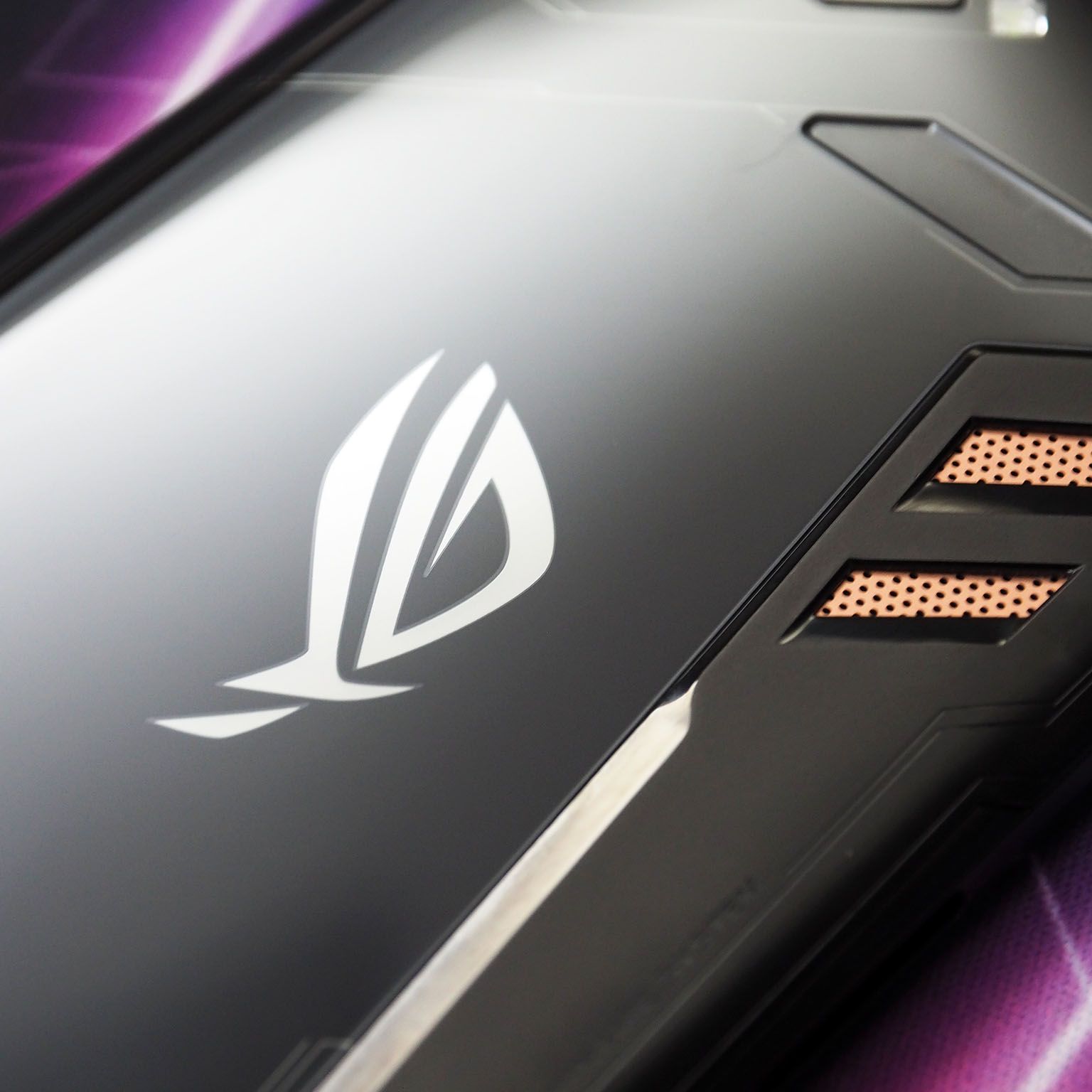 ASUS ROG Phone specs: 90Hz AMOLED display, 512GB storage