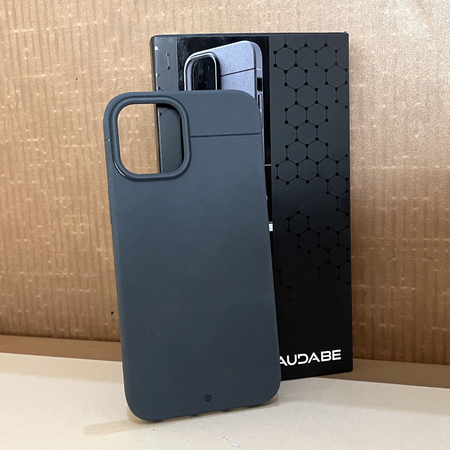 Caudabe Sheath Review: Keep your grip with this slim protective case | iMore Caudabe Sheath Review: Keep your grip with this slim protective case | iMore