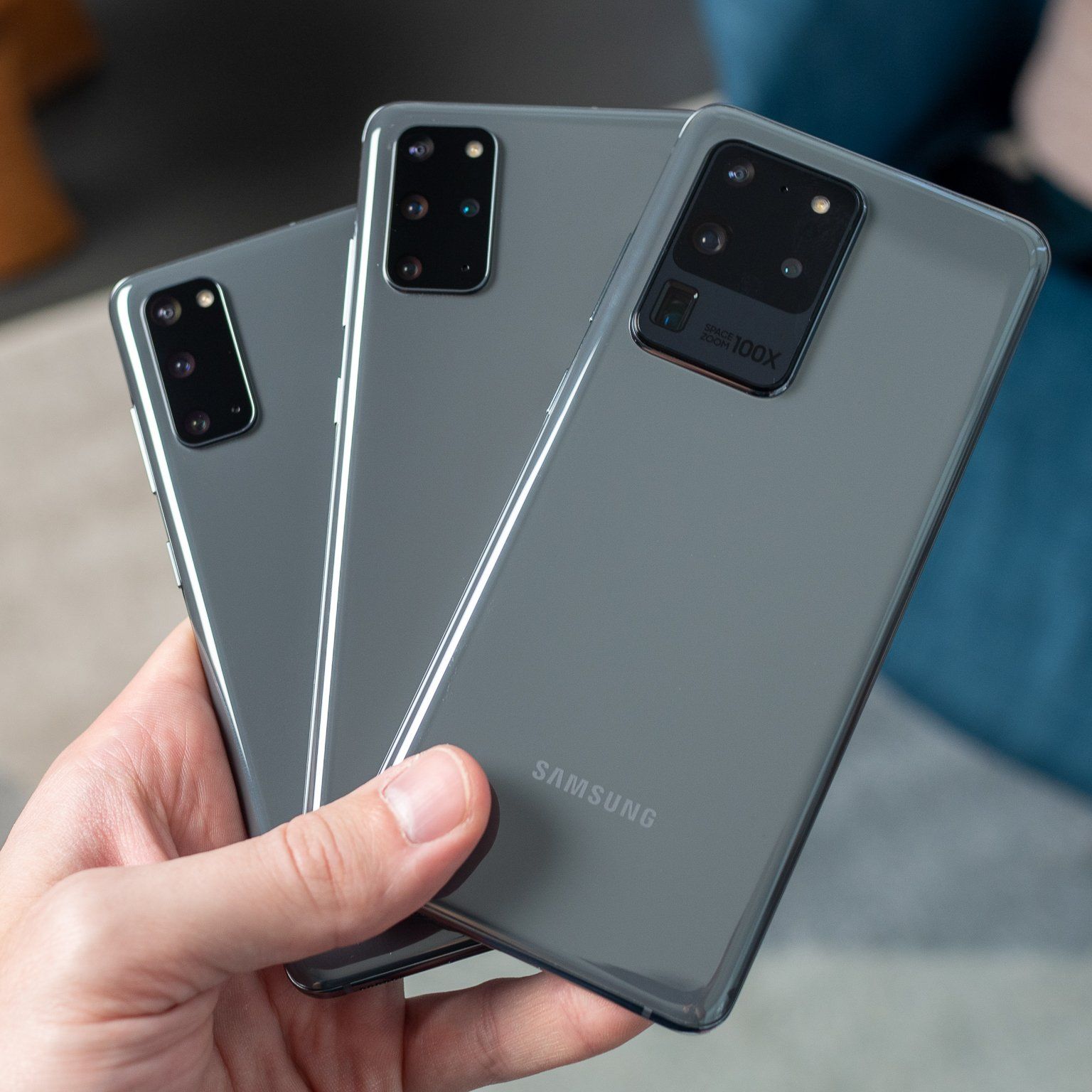 S20 Plus/S20 Ultra/S21 Ultra 
OLEDスクリーン Samsung Galaxy S20 Ultra vs S21 Ultra: A notable upgrade?