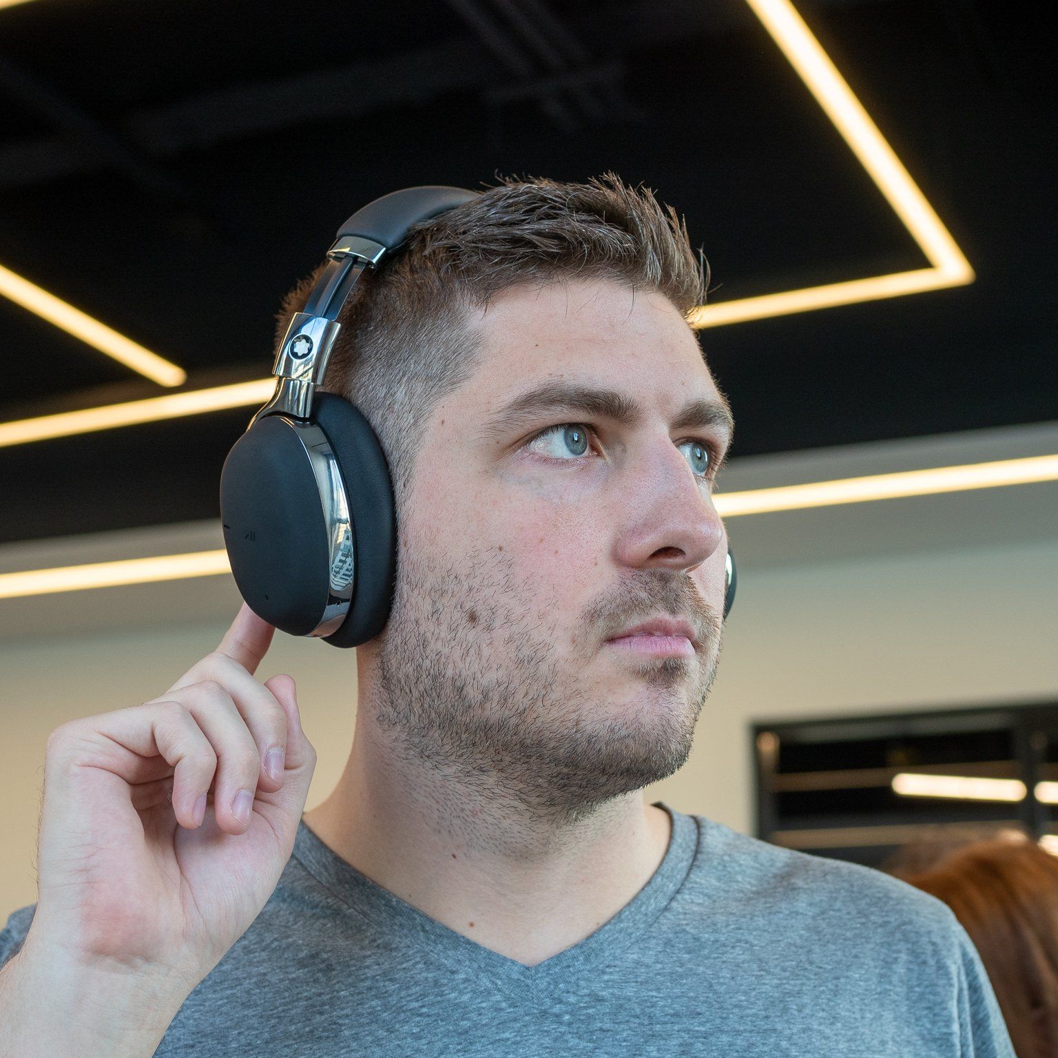 MONTBLANC Wireless Headphones ヘッドフォン Montblanc MB 01 Over-Ear Headphones Black - Luxury