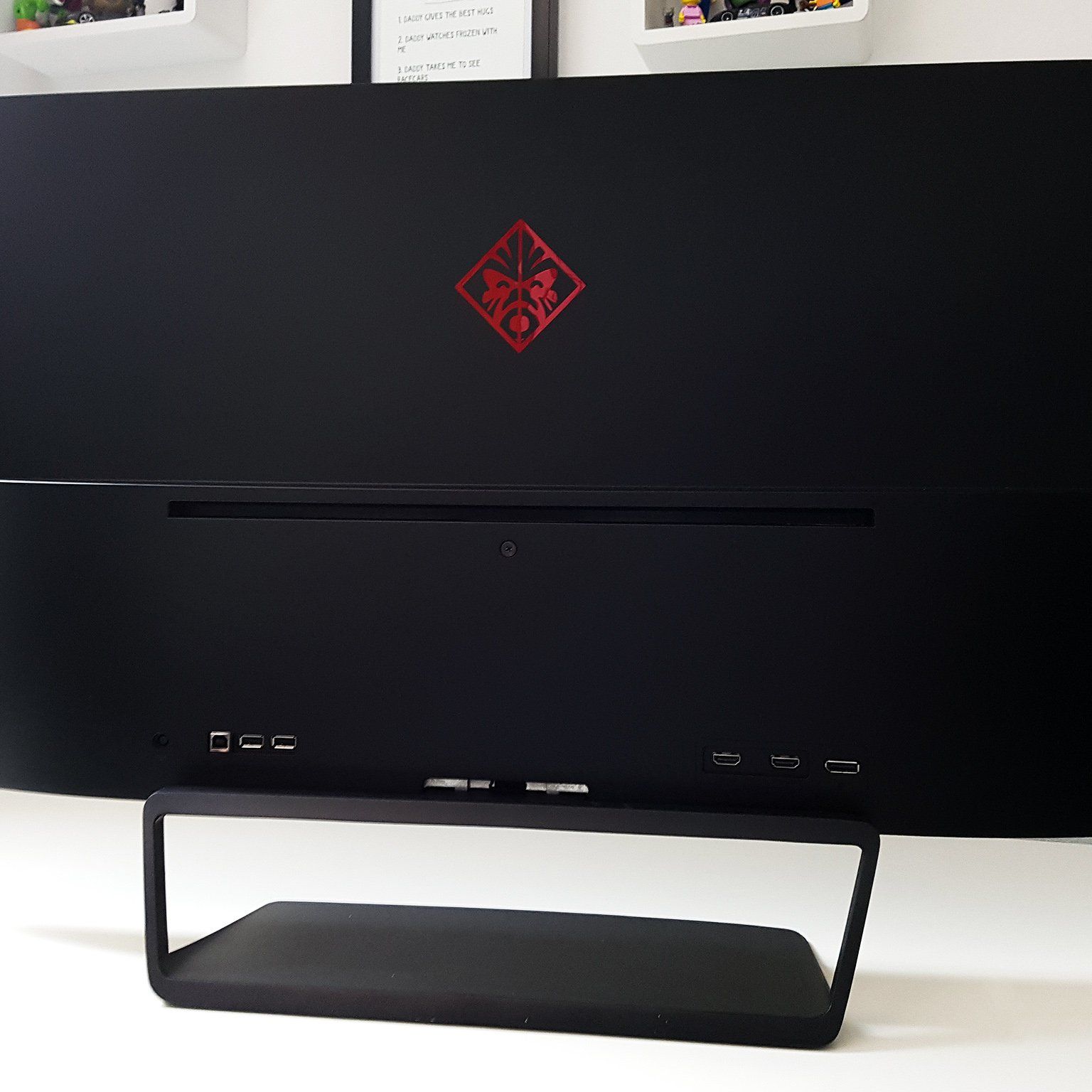 HP Omen 32