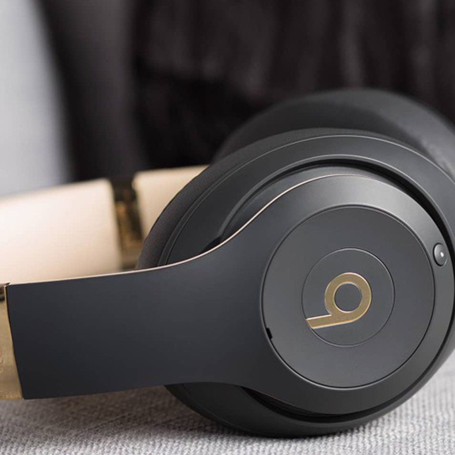 BEATS STUDIO3 ブラック Beats Studio3 Wireless Bluetooth Headphones (Midnight Black