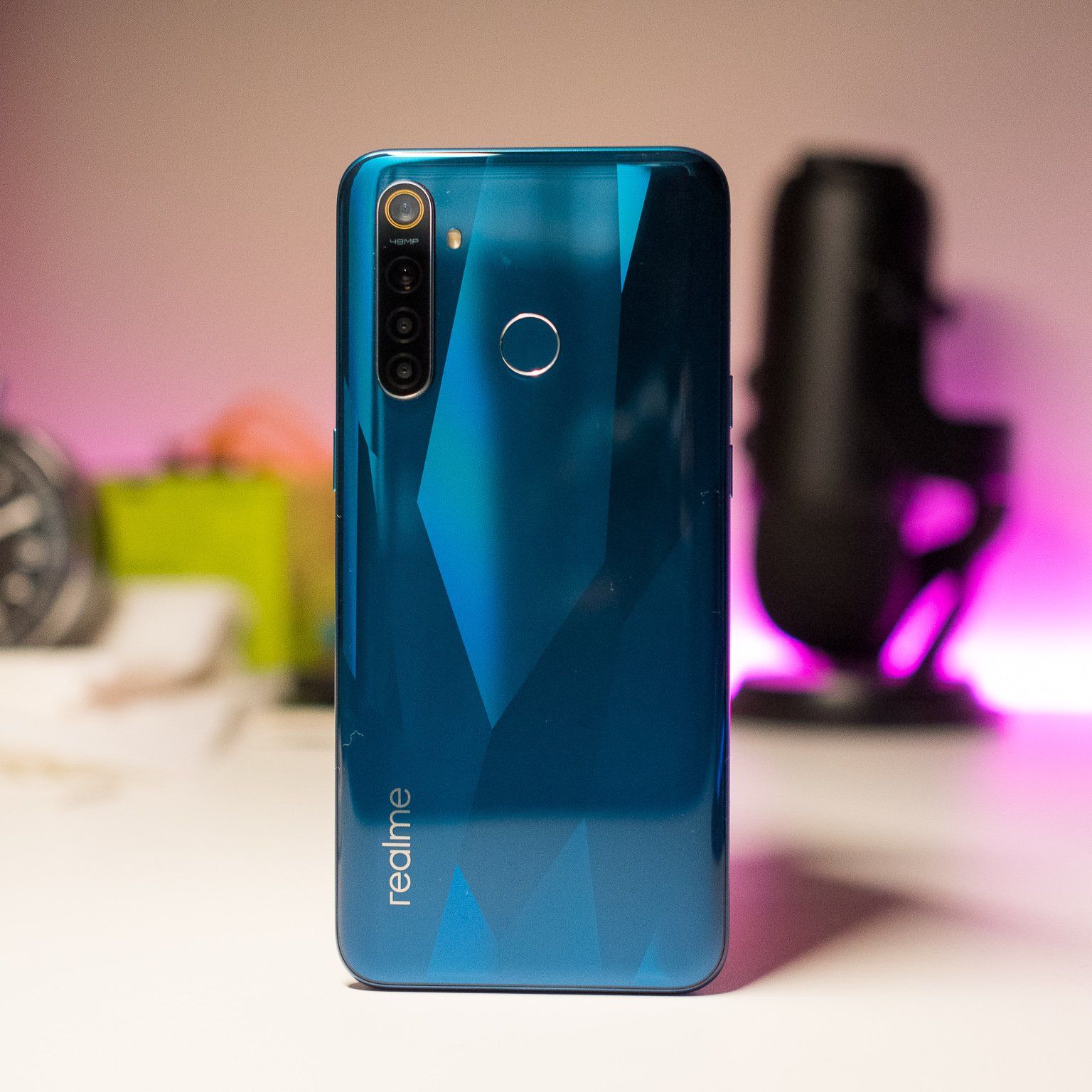 SIMフリー　Realme 5 Pro Realme 5 Pro preview: Sony's 48MP camera comes to the budget