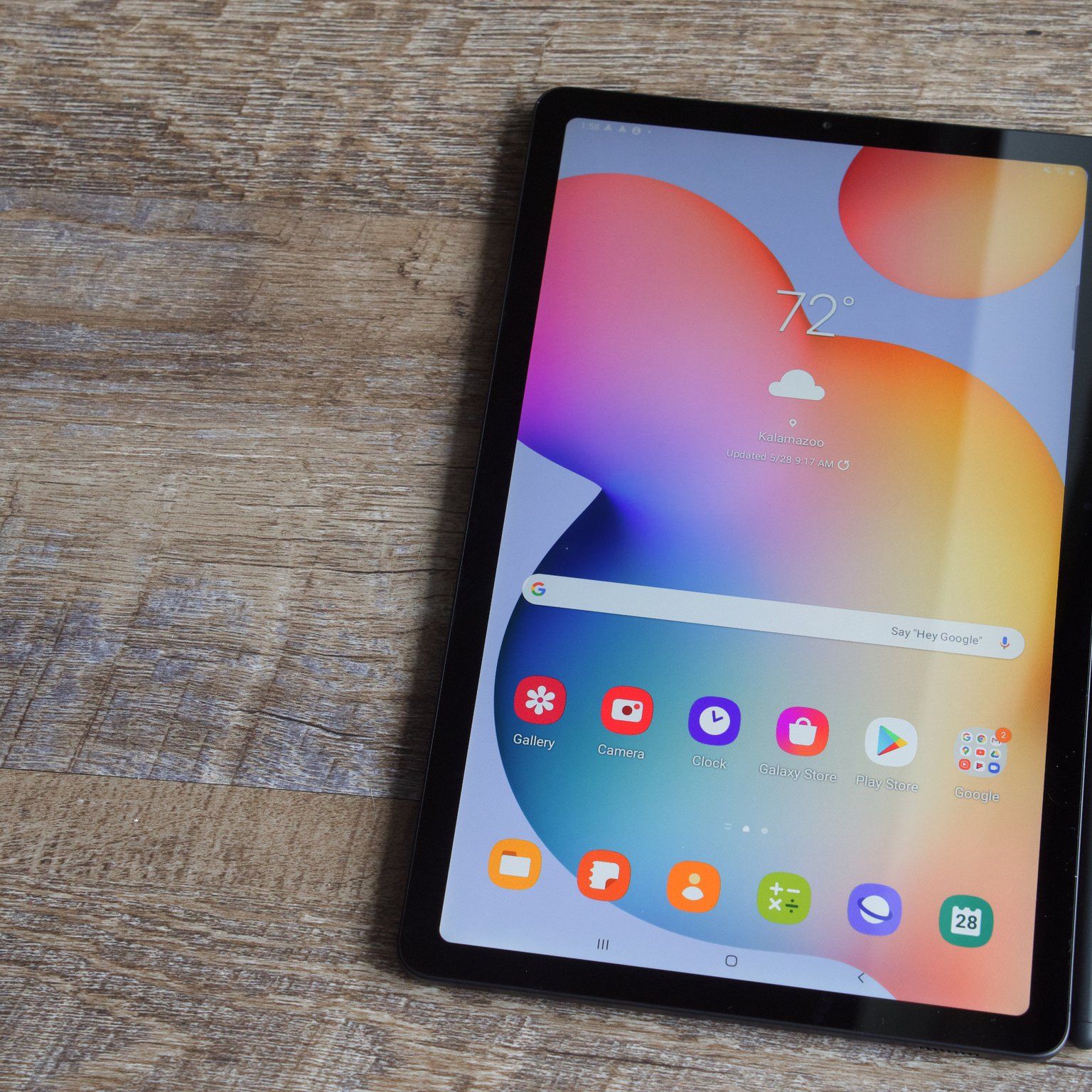 Does the Samsung Galaxy Tab S6 Lite come with a stylus in the box