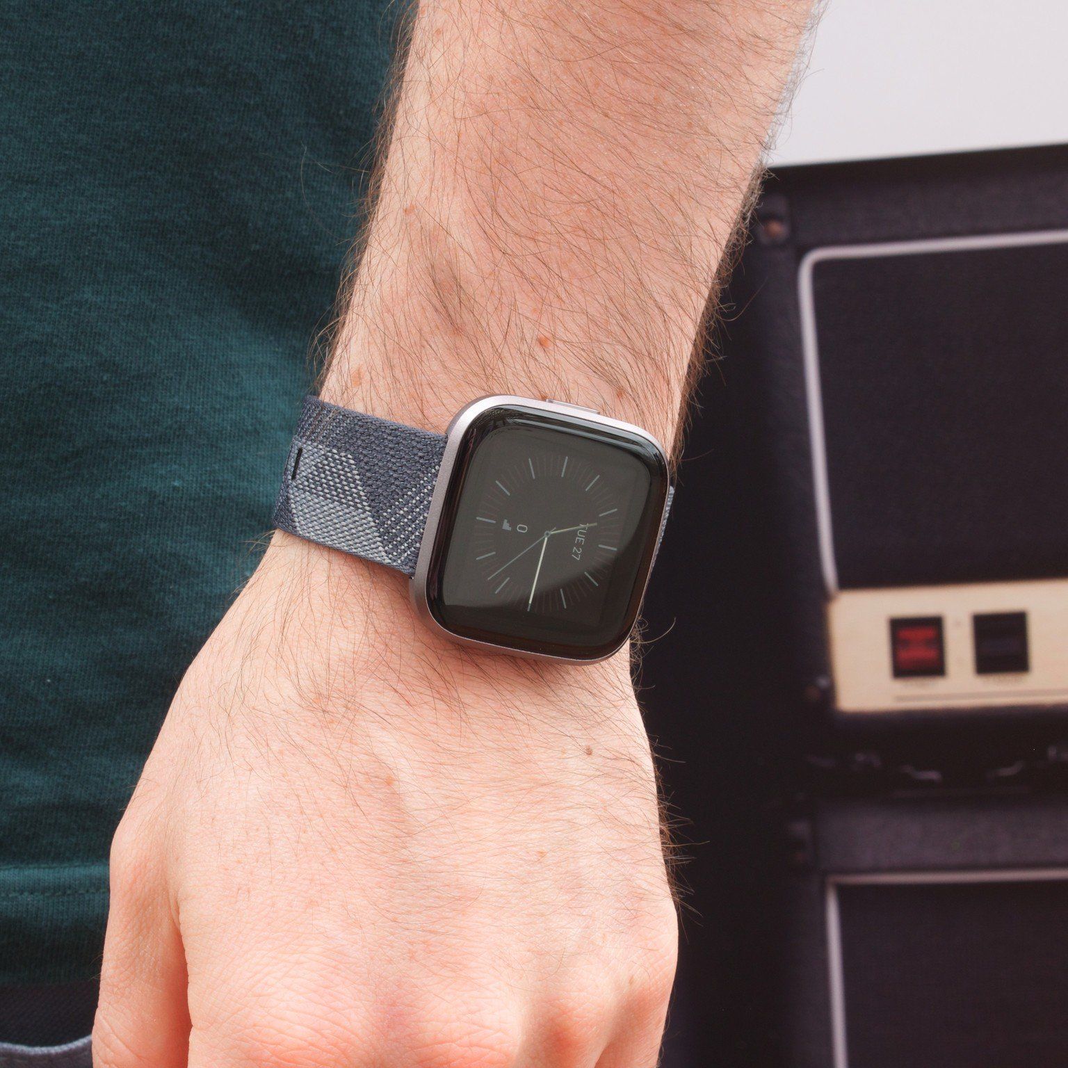 fitbit versa 2 vibration einstellen Wie bediene ich mein Fitbit-Gerät? main image 0