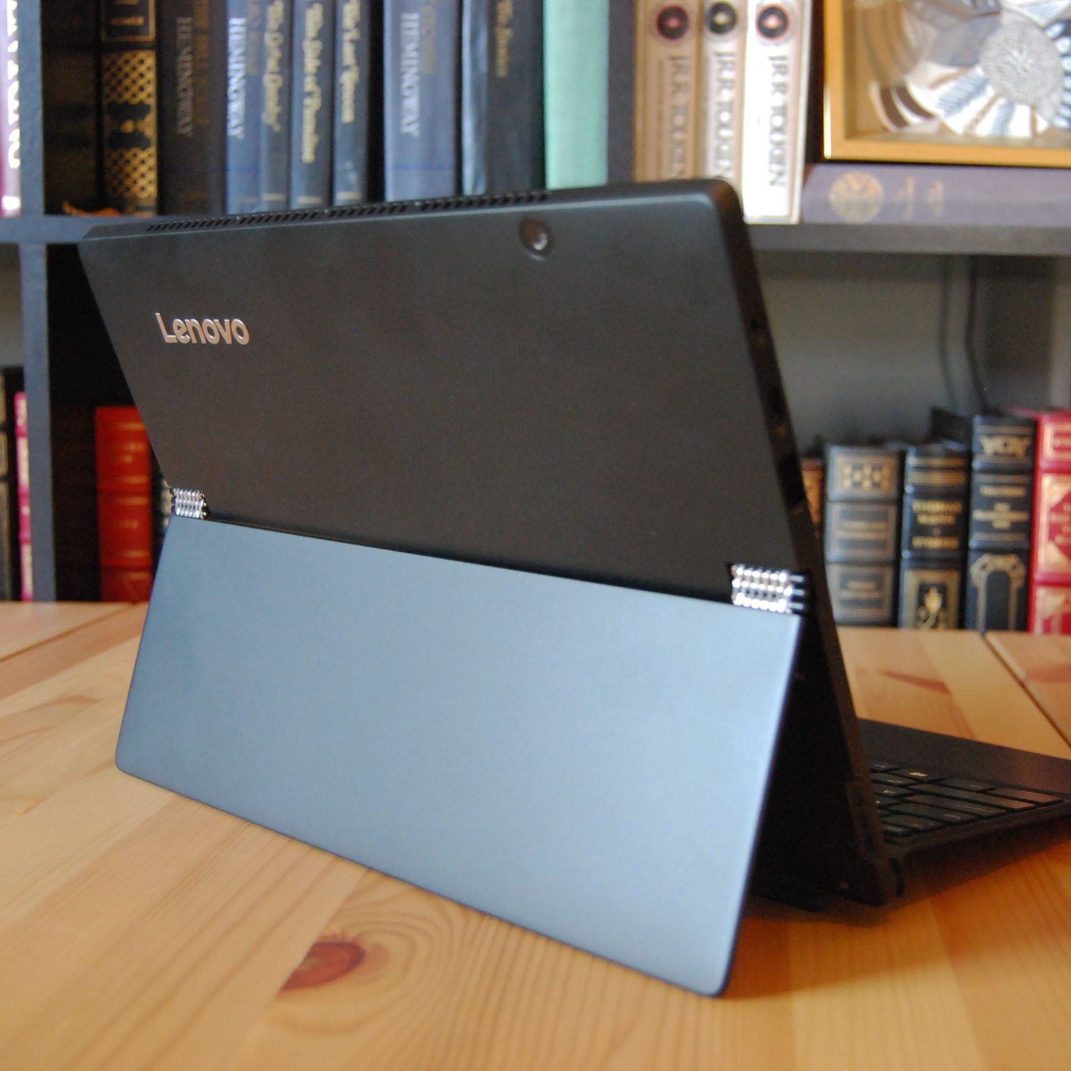 Lenovo MIIX 720/タブレットPC/Windows10 Miix 720 | Laptop Tablet with Detachable Keyboard | Lenovo US