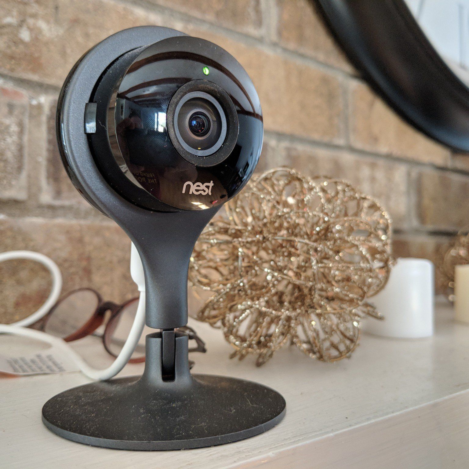 Nest  Camセキュリティindoorカメラ.いつでもスマホでチェック！ Googleのスマートカメラ「Google Nest Cam」セットアップ編