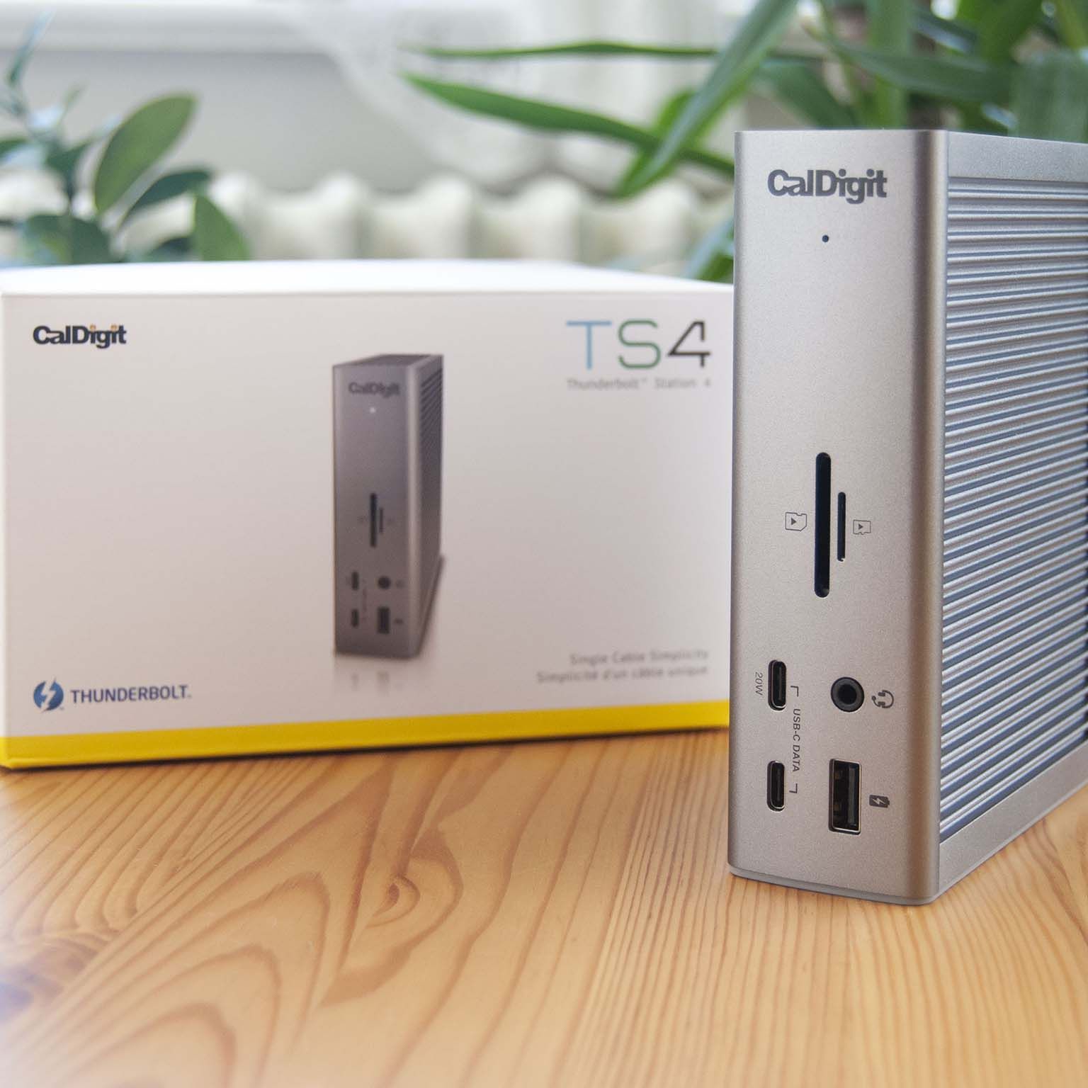 (美品)Caldigit dual-monitor dock CalDigit | Thunderbolt 3 Dock | Connecting Dual 4K Monitors