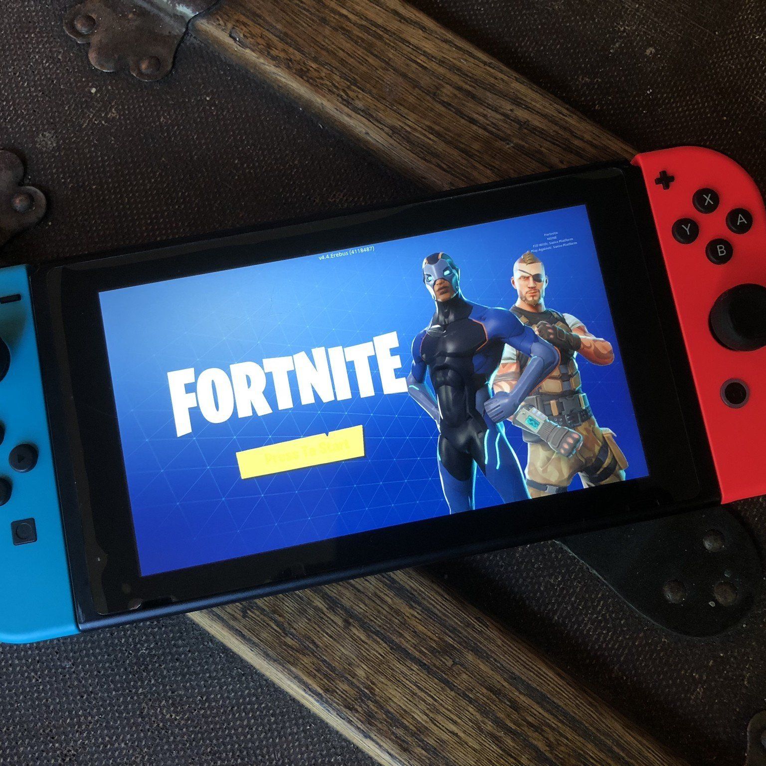 Nintendo Switch Fortnite Special Edition Wildcat Bundle