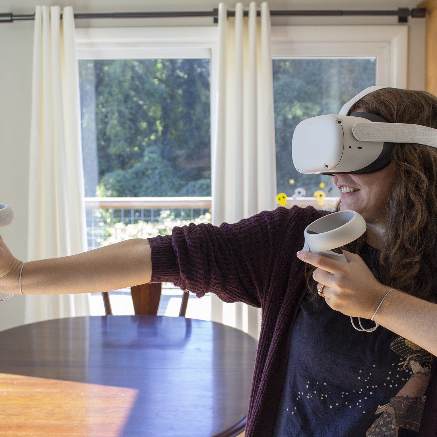  Quest2　64GB Amazon.com: Oculus Quest 2 — Advanced All-in-One Virtual