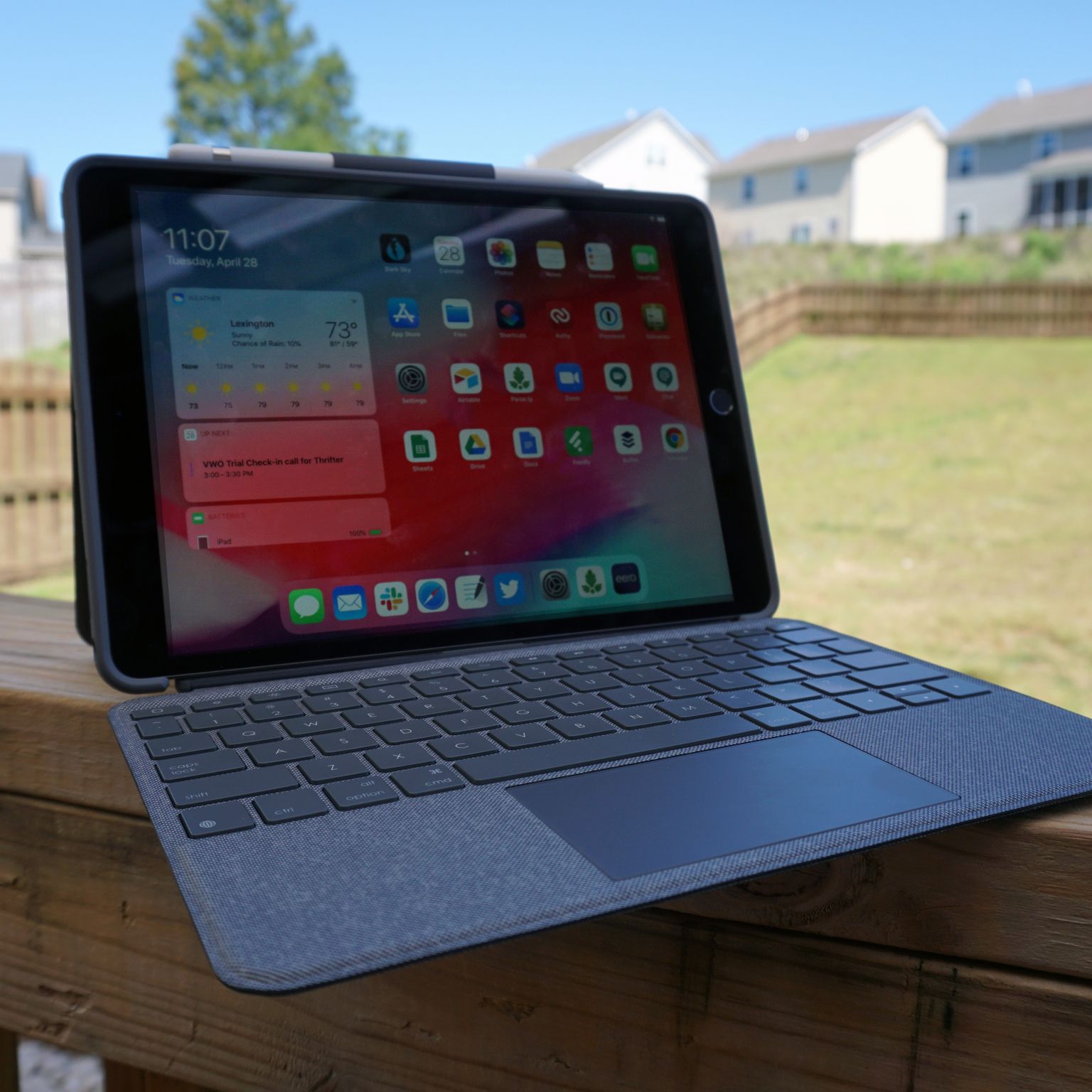 極美品 iPadAir combotouchkeyboard Logitech Combo Touch iPad Air 11 inch Latest Model (M2 & M3