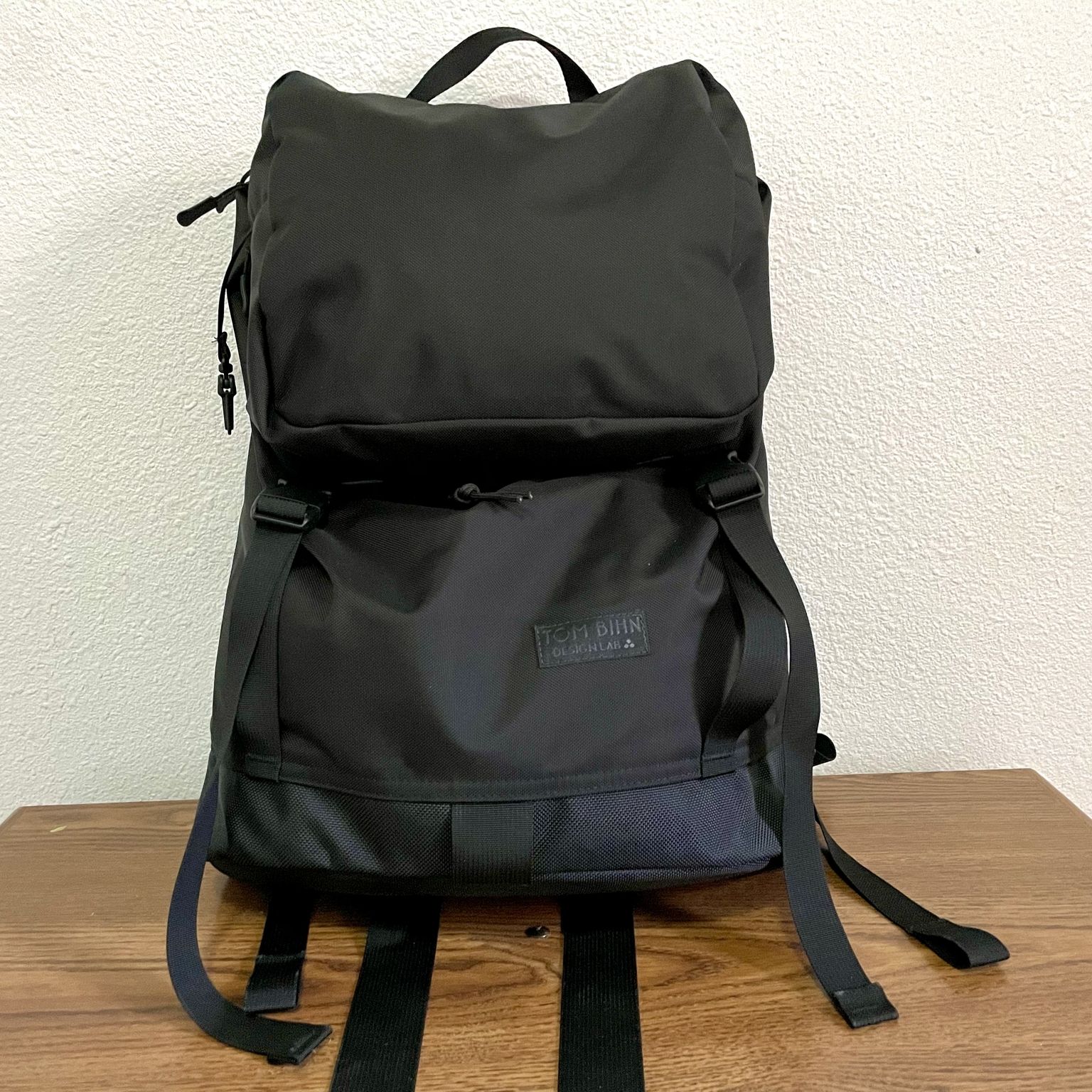 best travel backpack tom bihn Synik 26, Everyday Carry & Backpack, 26L The Brain Bag is for those who dont want to compromise on what they bring TOM BIHN Bixi Review |