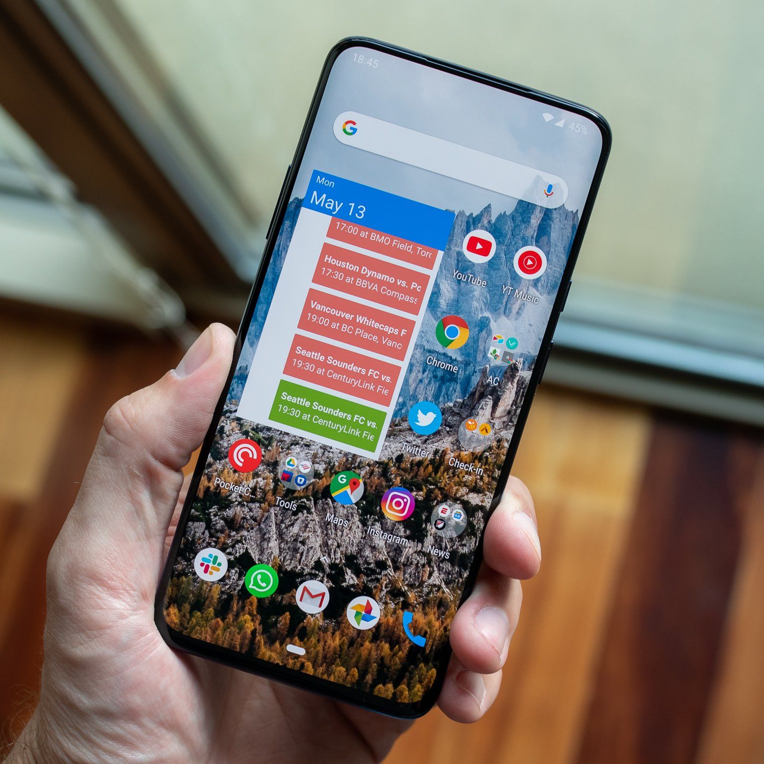 OnePlus 7 and 7 Pro finally get a one-handed mode with OxygenOS