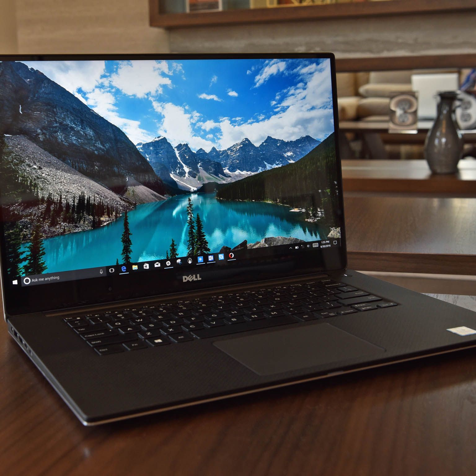 Dell XPS 9560 4K Touch 訳あり dell-xps-15-9560-review-main.