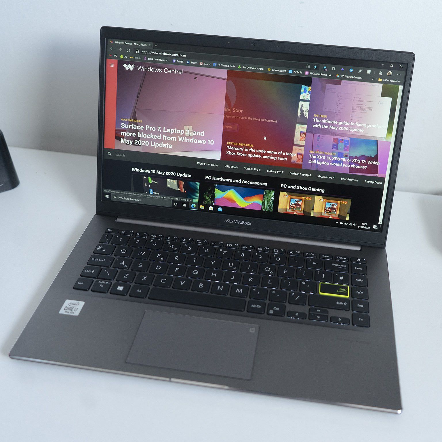 ASUS VivoBook S14 review: Premium style and hardware with a mid