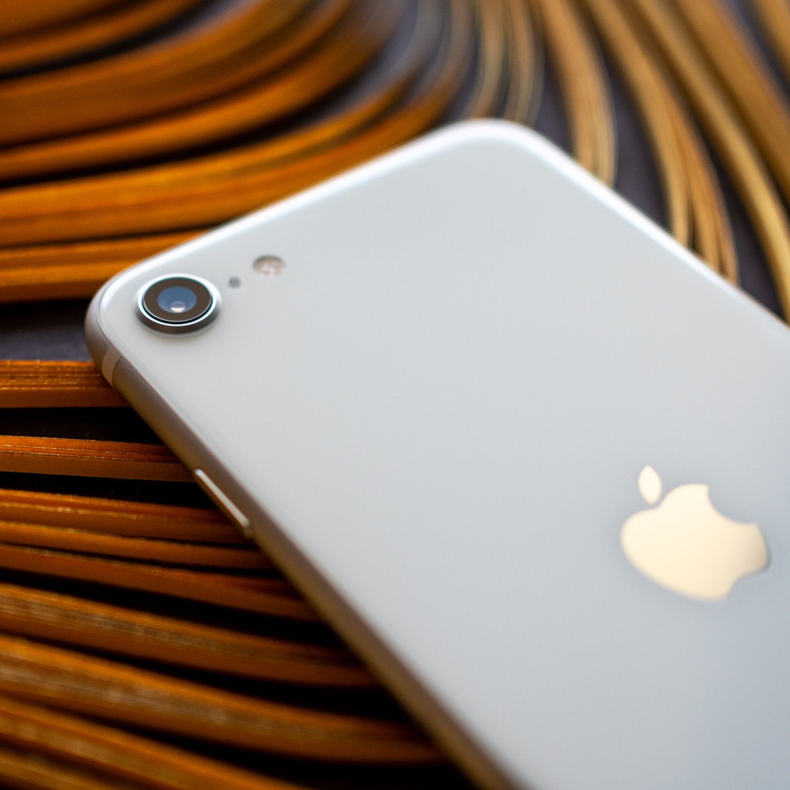 Here's why the iPhone SE 5G will outsell its Android rivals