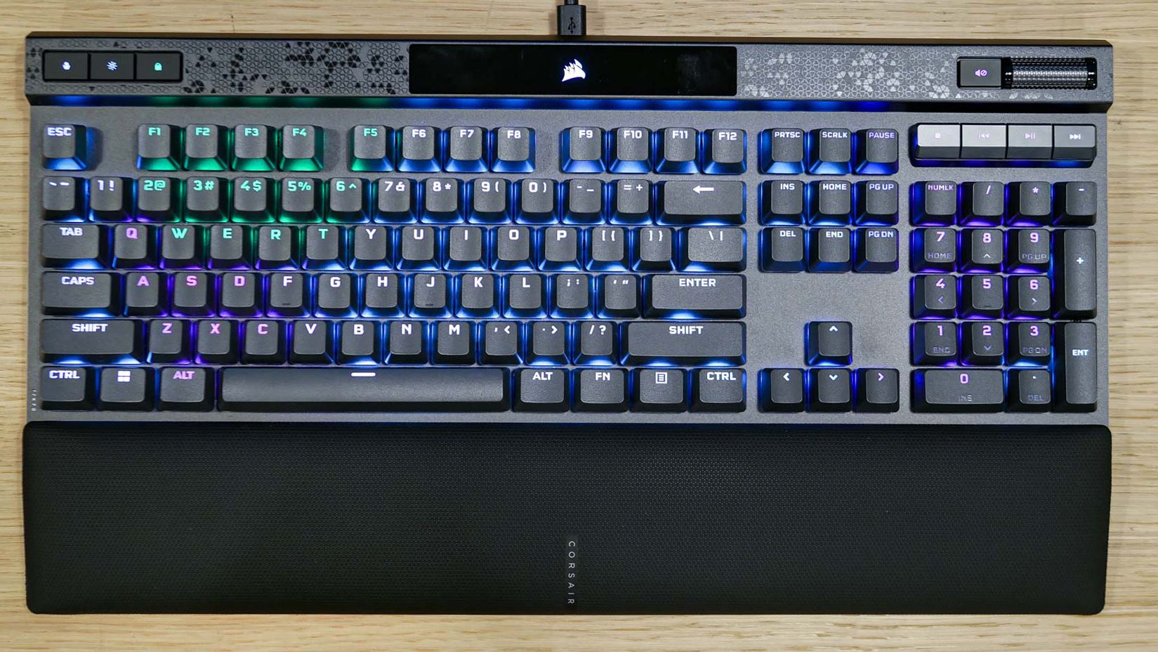 英語配列 CORSAIR K70 MAX RGB CORSAIR K70 MAX RGB Magnetic Mechanical Gaming Keyboard with PBT