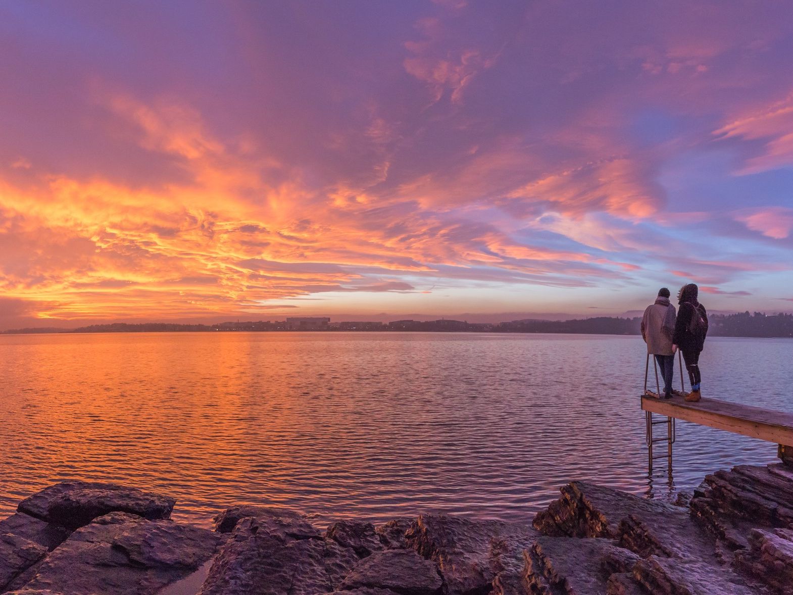 Are sunrises and sunsets more spectacular in winter? | Space