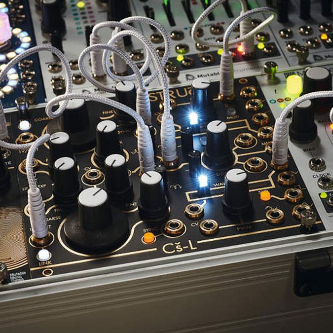 Instruo Cs-L Complex Oscillator - Perfect Circuit