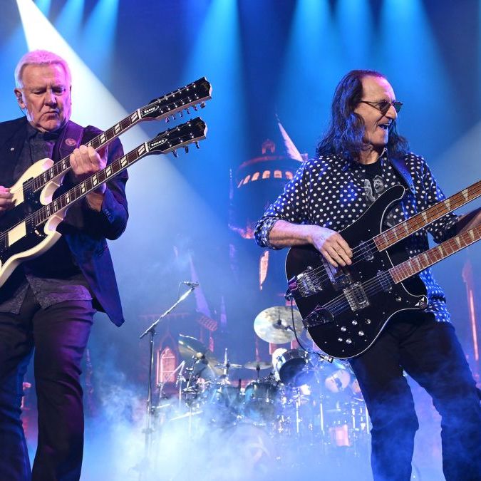 Rush play first show in 11 years with double-necks, deep cuts