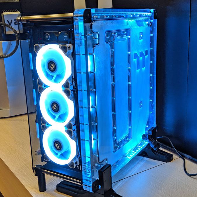 Thermaltake Distro Case 350P PCケース ThermaltakeThermaltake DistroCaseTM 350P Mid Tower Chassis